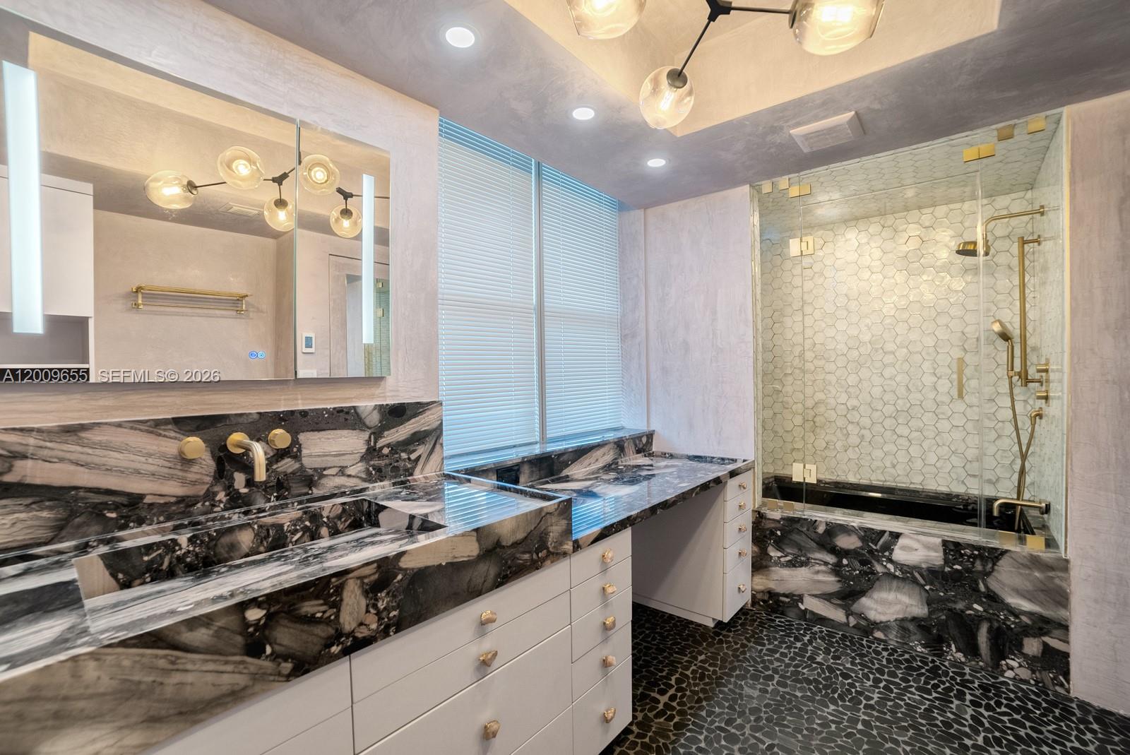 5801 Collins Ave #1200 Miami Beach, FL 33140