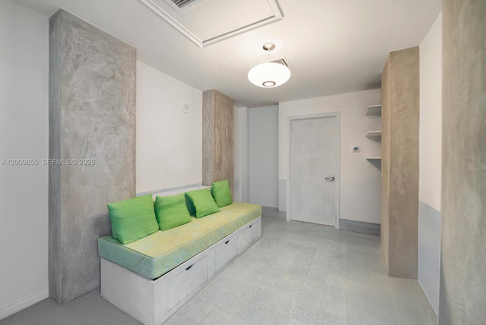 5801 Collins Ave #1200 Miami Beach, FL 33140