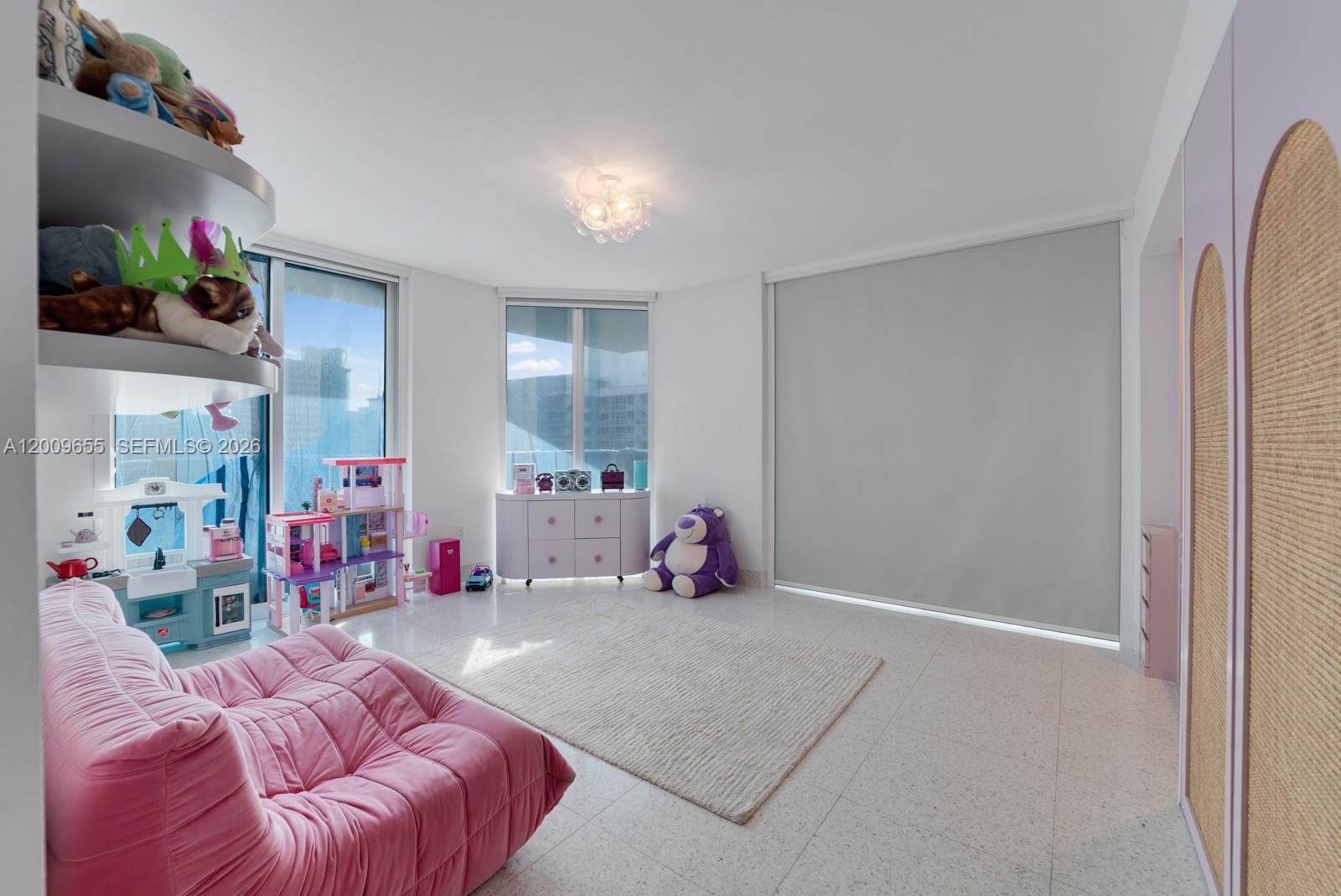 5801 Collins Ave #1200 Miami Beach, FL 33140