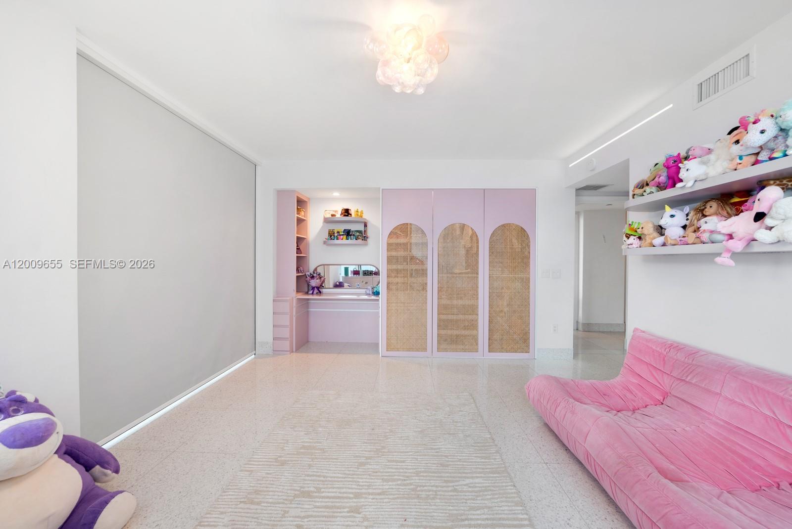 5801 Collins Ave #1200 Miami Beach, FL 33140