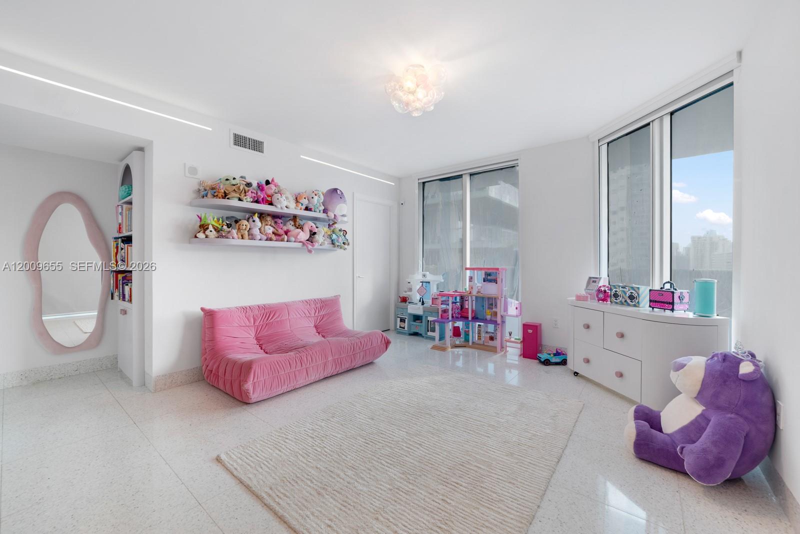 5801 Collins Ave #1200 Miami Beach, FL 33140