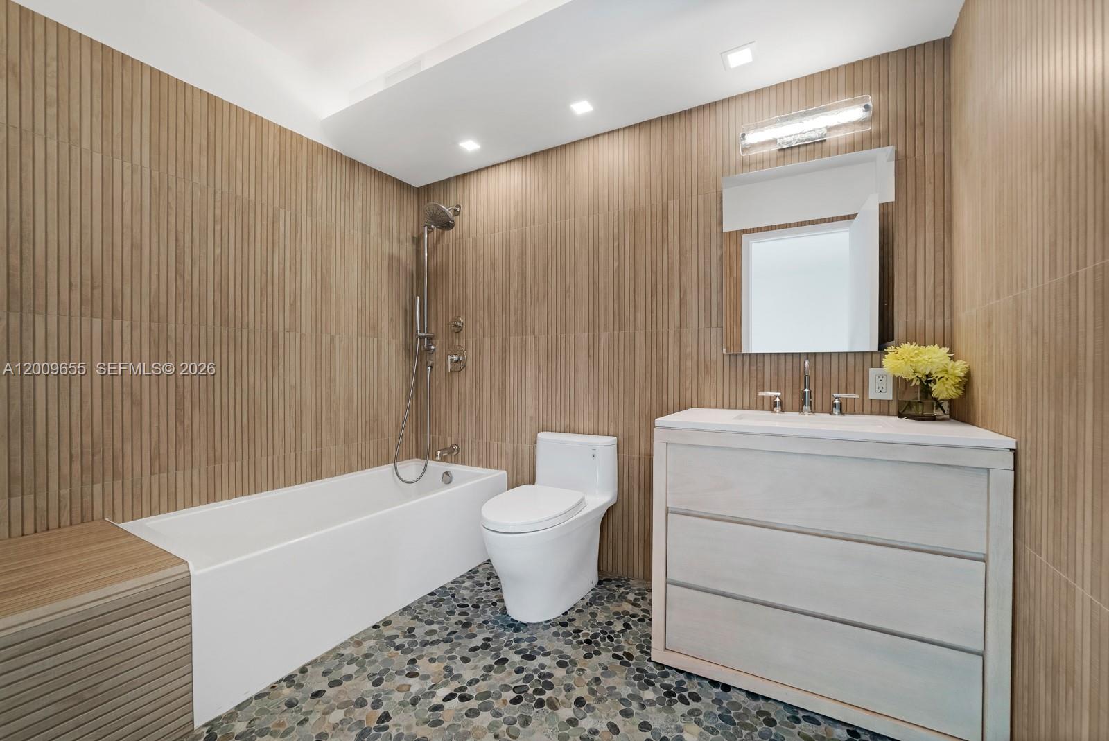 5801 Collins Ave #1200 Miami Beach, FL 33140