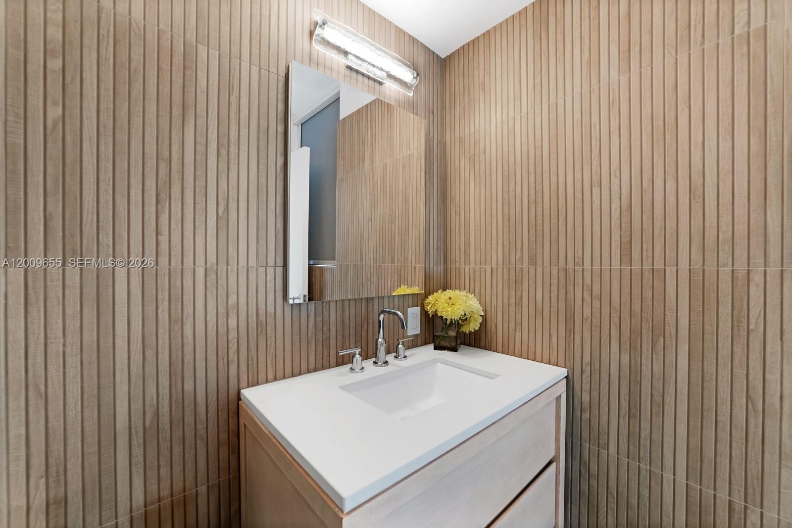 5801 Collins Ave #1200 Miami Beach, FL 33140