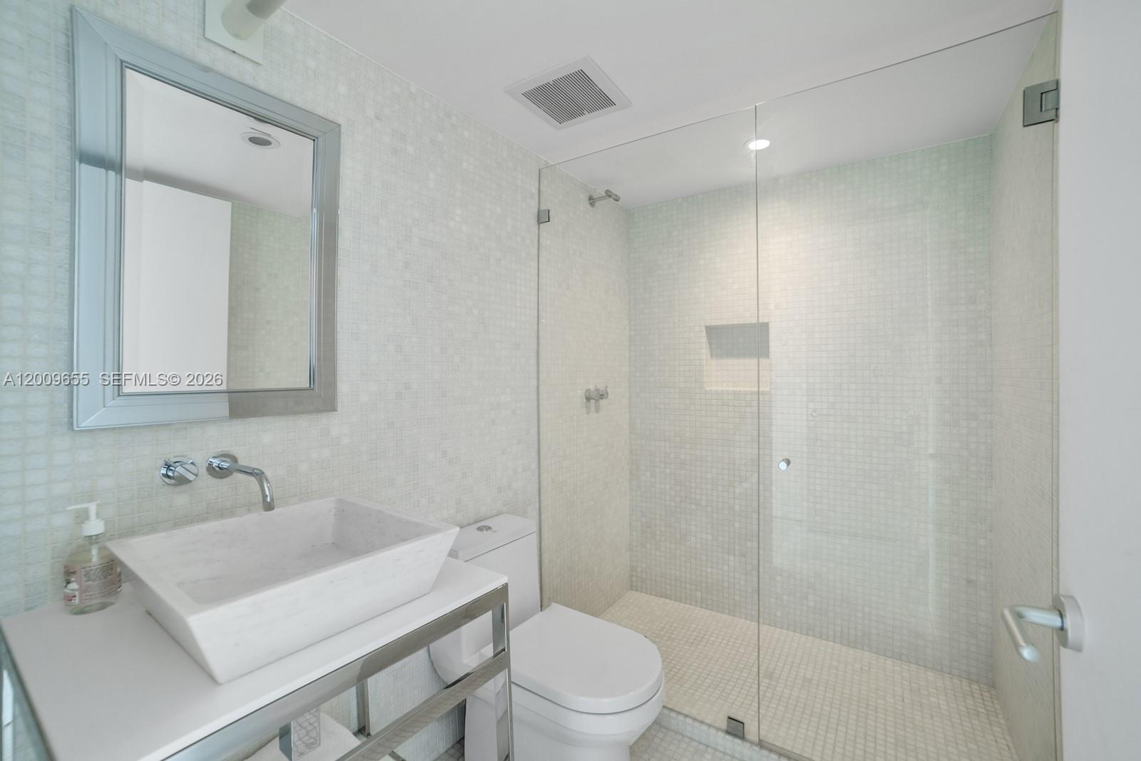 5801 Collins Ave #1200 Miami Beach, FL 33140