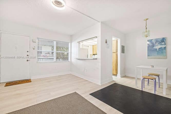 9140 Collins Ave #C