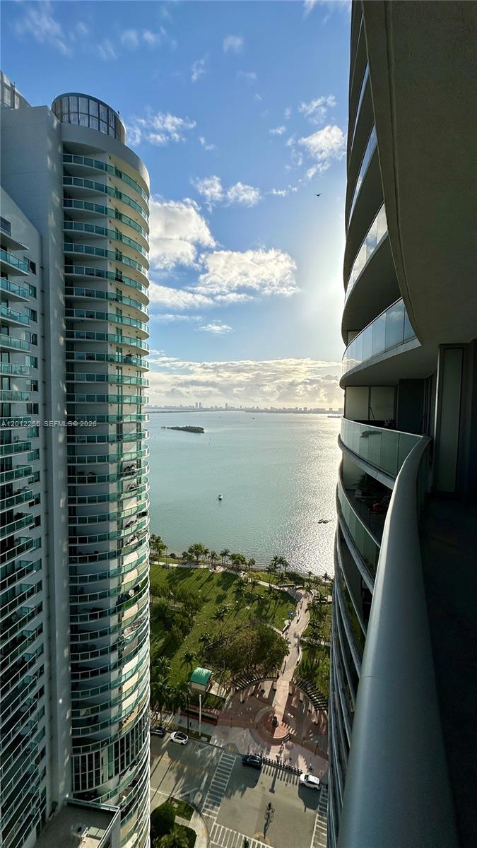 image Aria on the Bay21