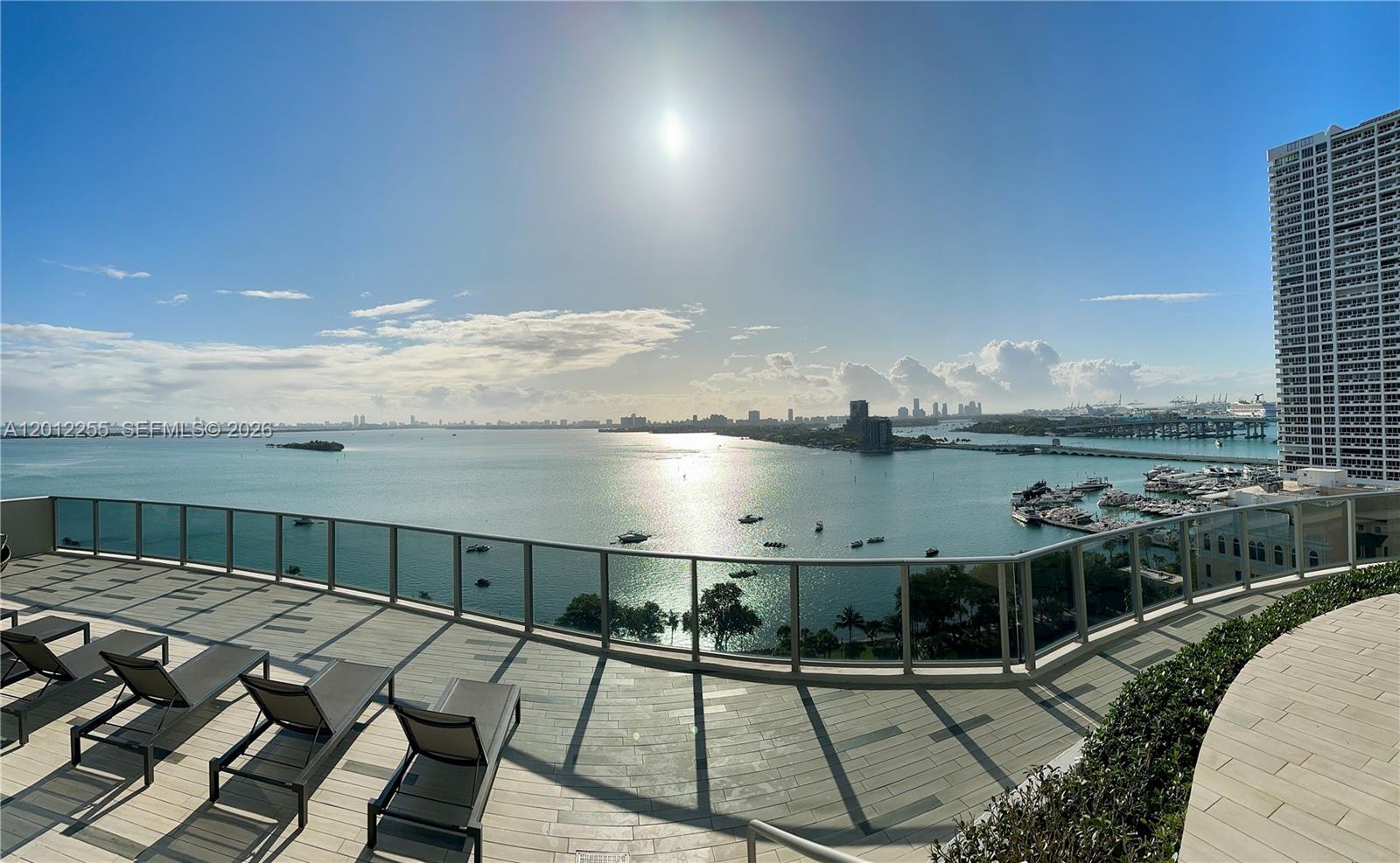 image Aria on the Bay43