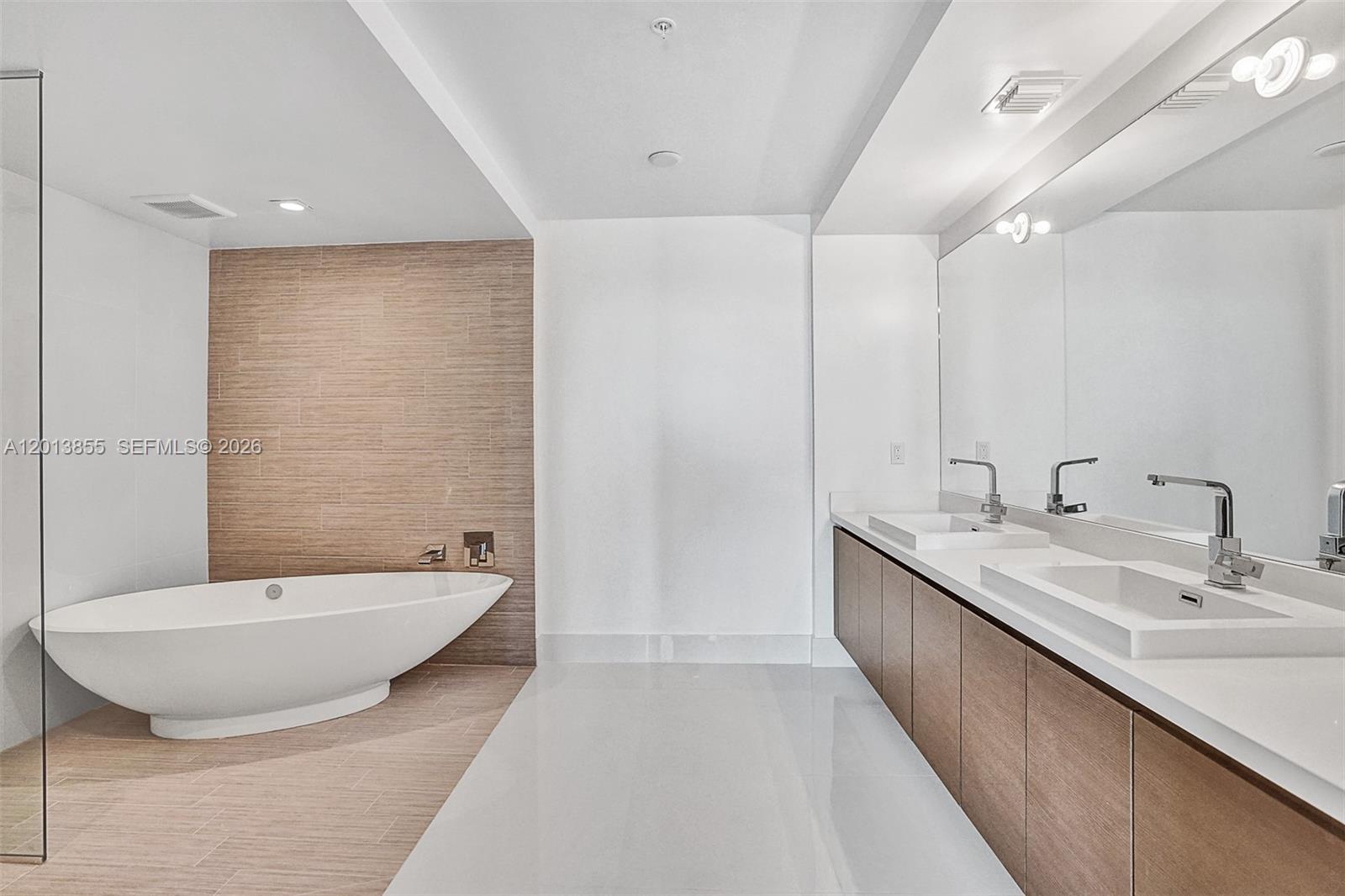 330 Sunny Isles Blvd #5-2205 Sunny Isles Beach, FL 33160