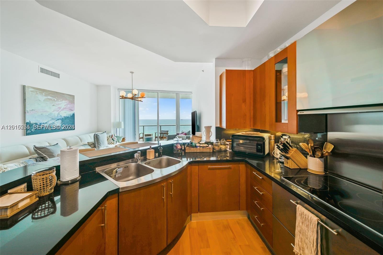 100 S Pointe Dr #1608 Miami Beach, FL 33139