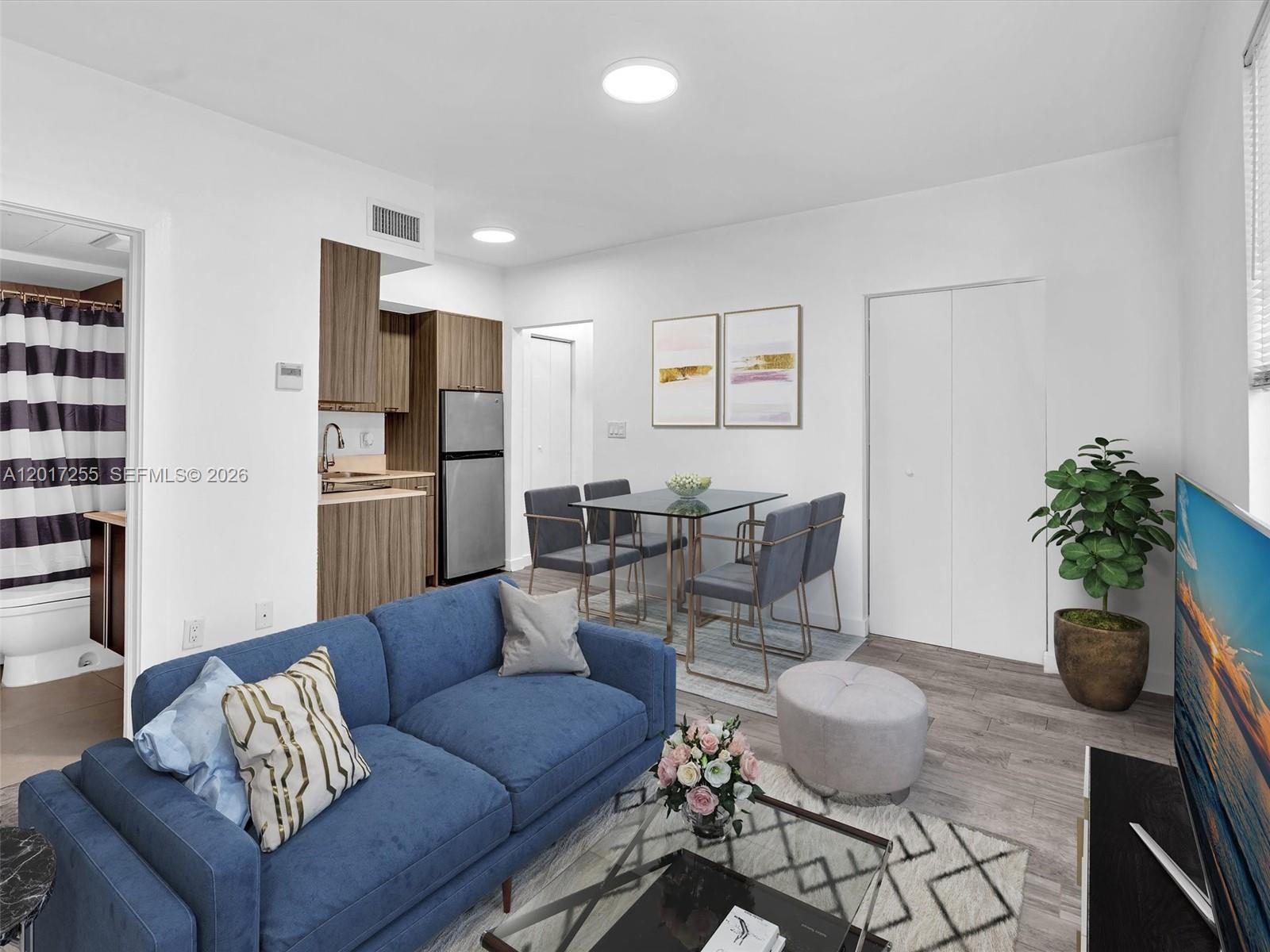 557 Michigan Ave #114