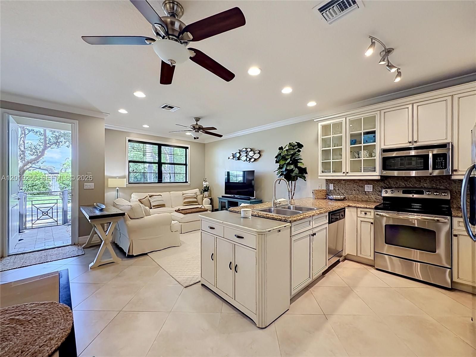 867 S Ocean Blvd