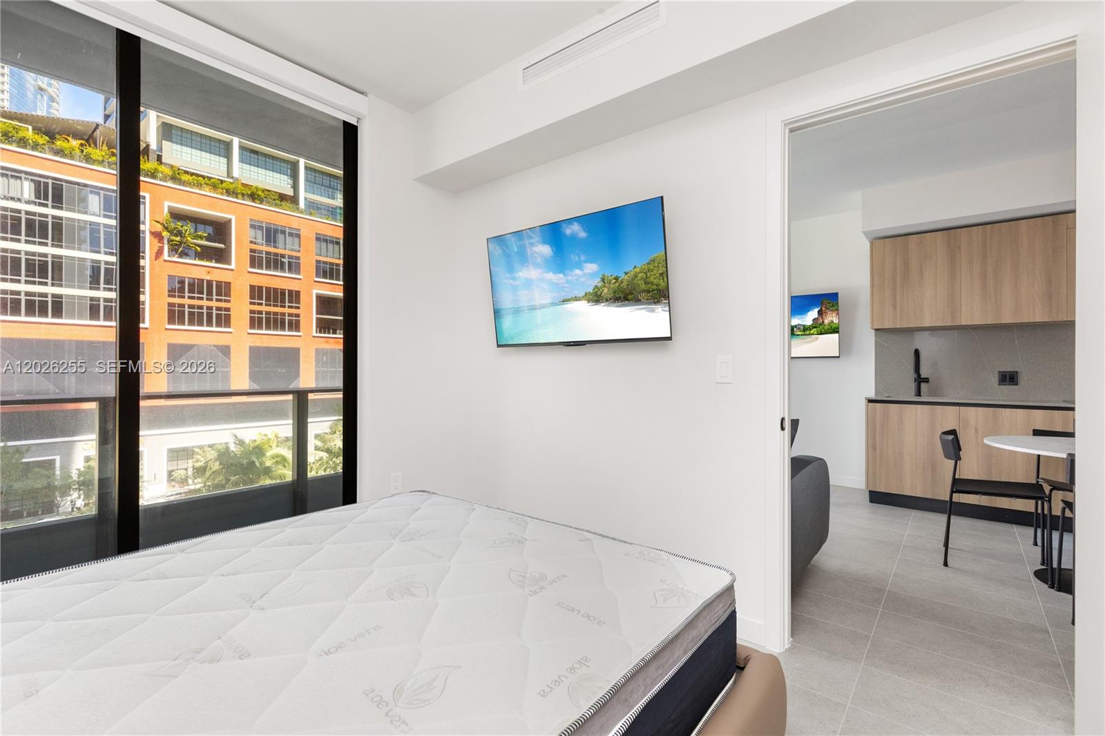 121 NE 5th St #510 Miami, FL 33132