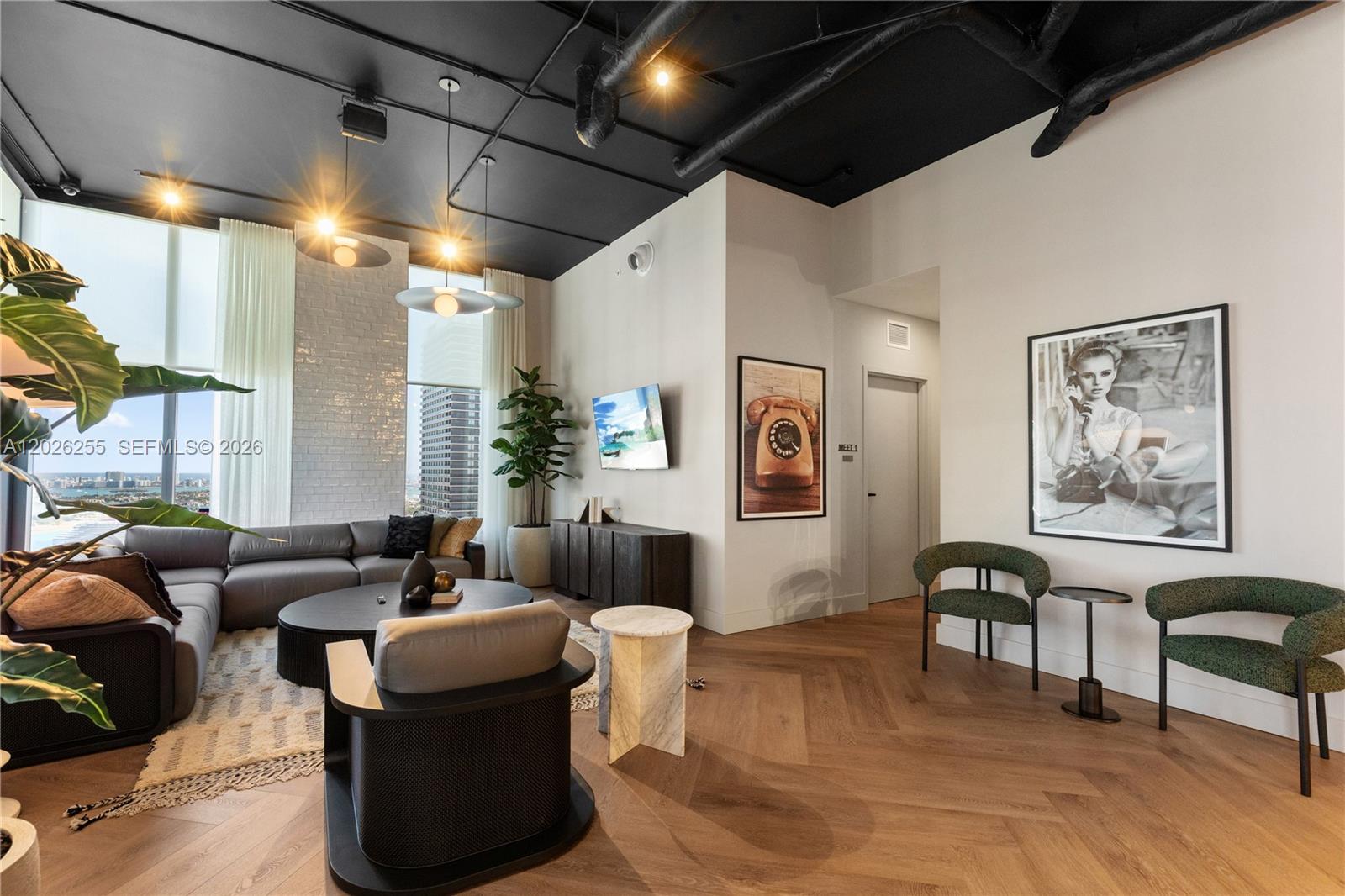 121 NE 5th St #510 Miami, FL 33132