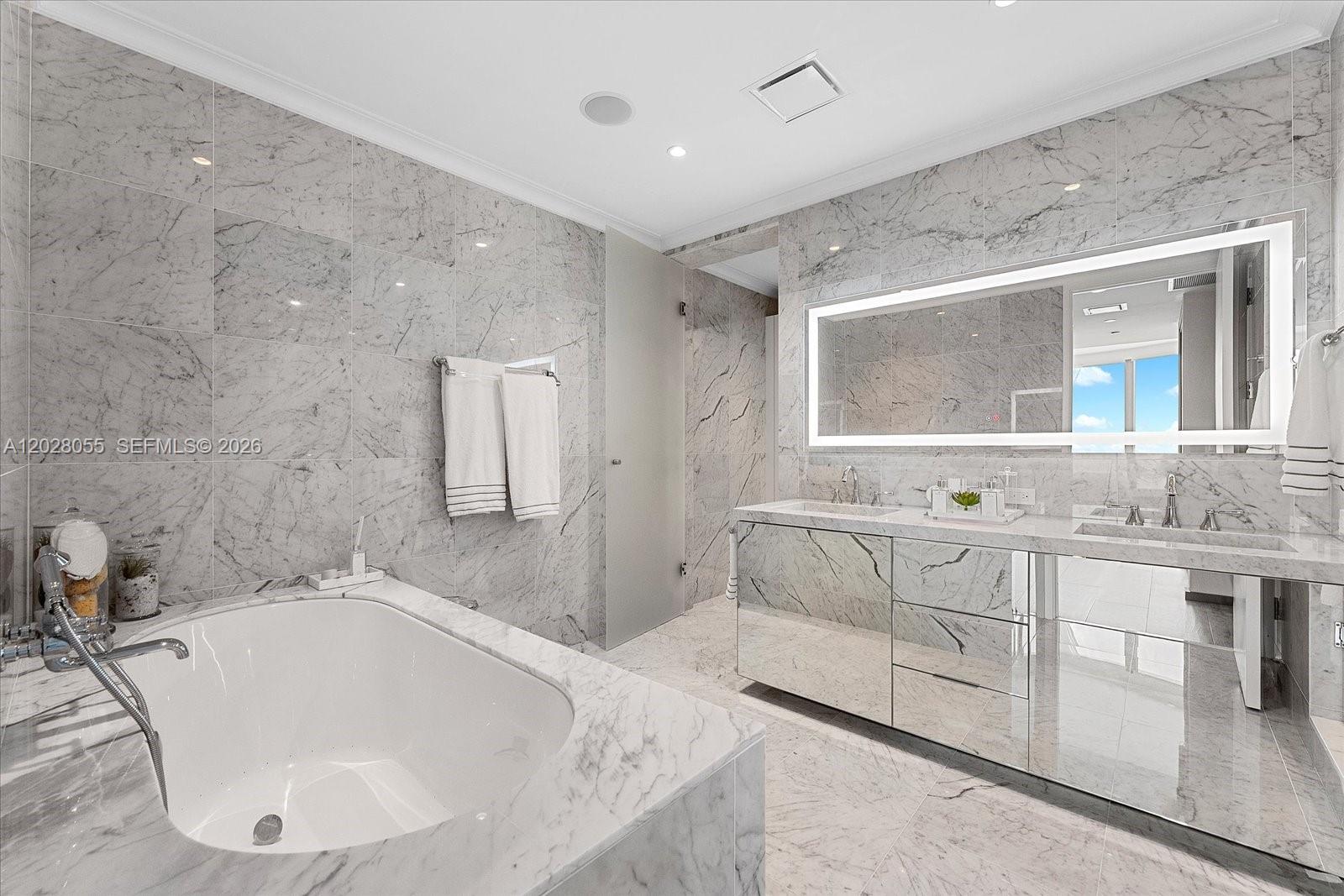 15701 Collins Ave #3101 Sunny Isles Beach, FL 33160