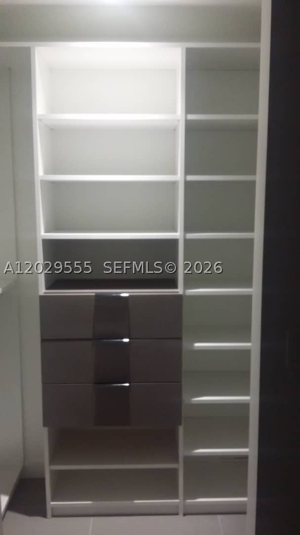 image Canvas13