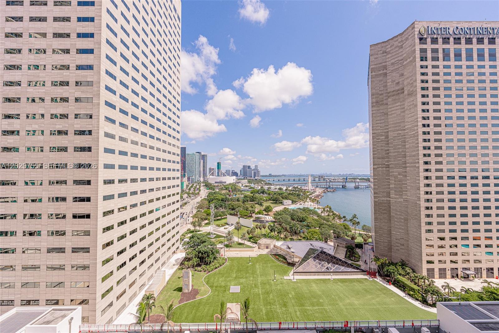 325 S Biscayne Blvd #2020