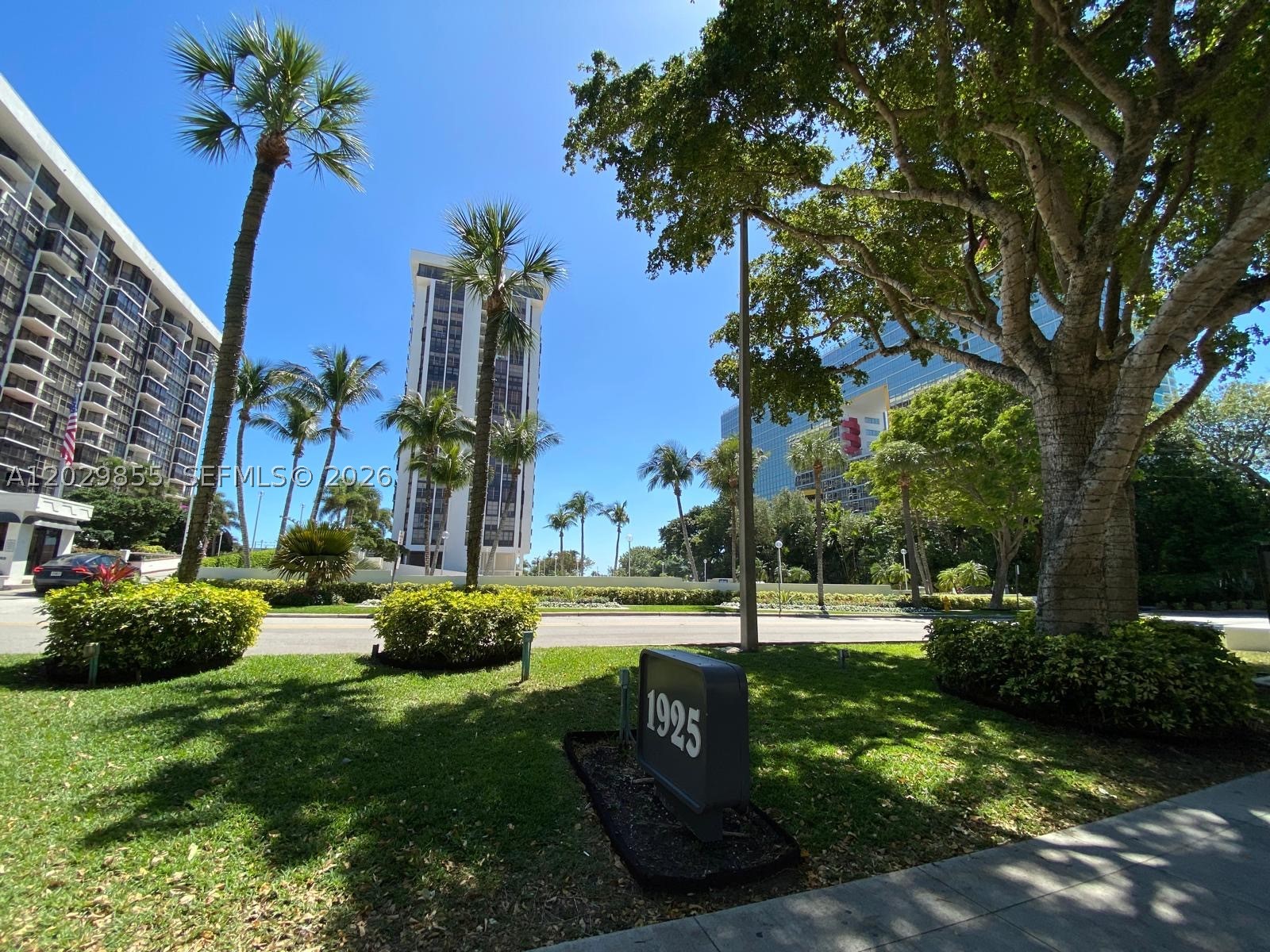 image Brickell Place IV25