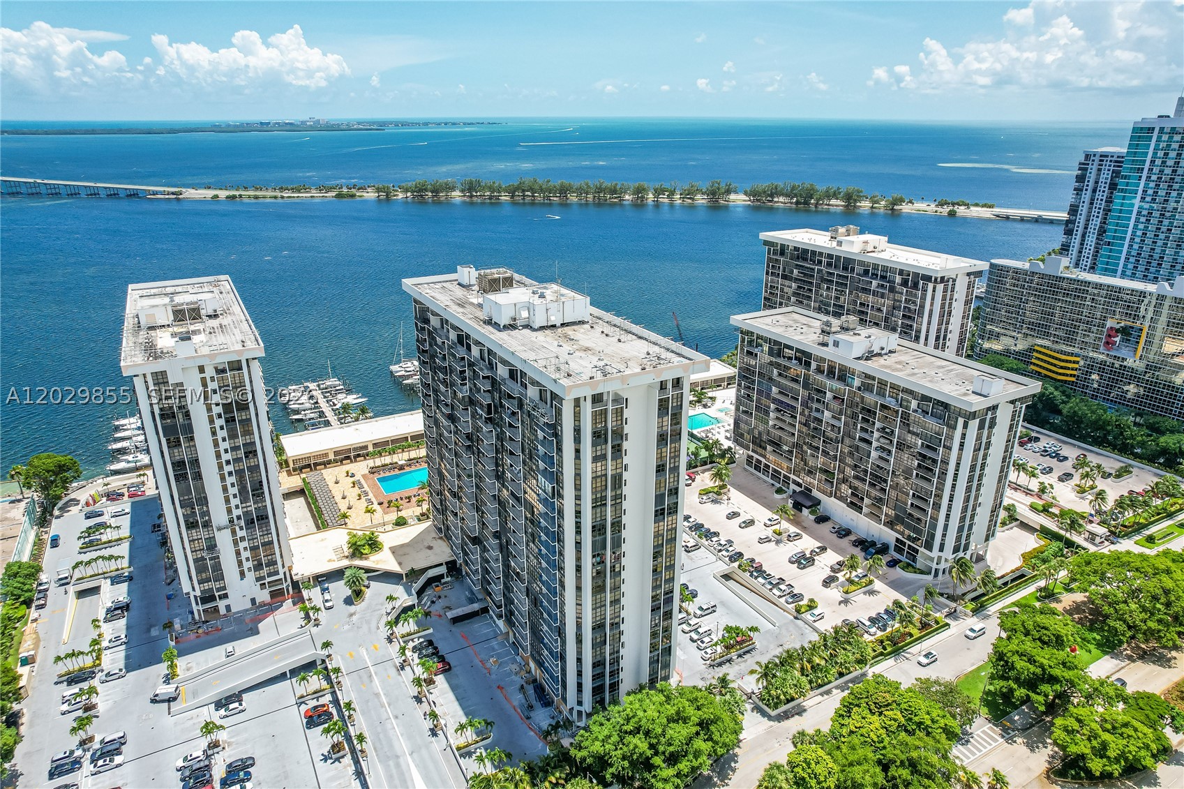 image Brickell Place IV35