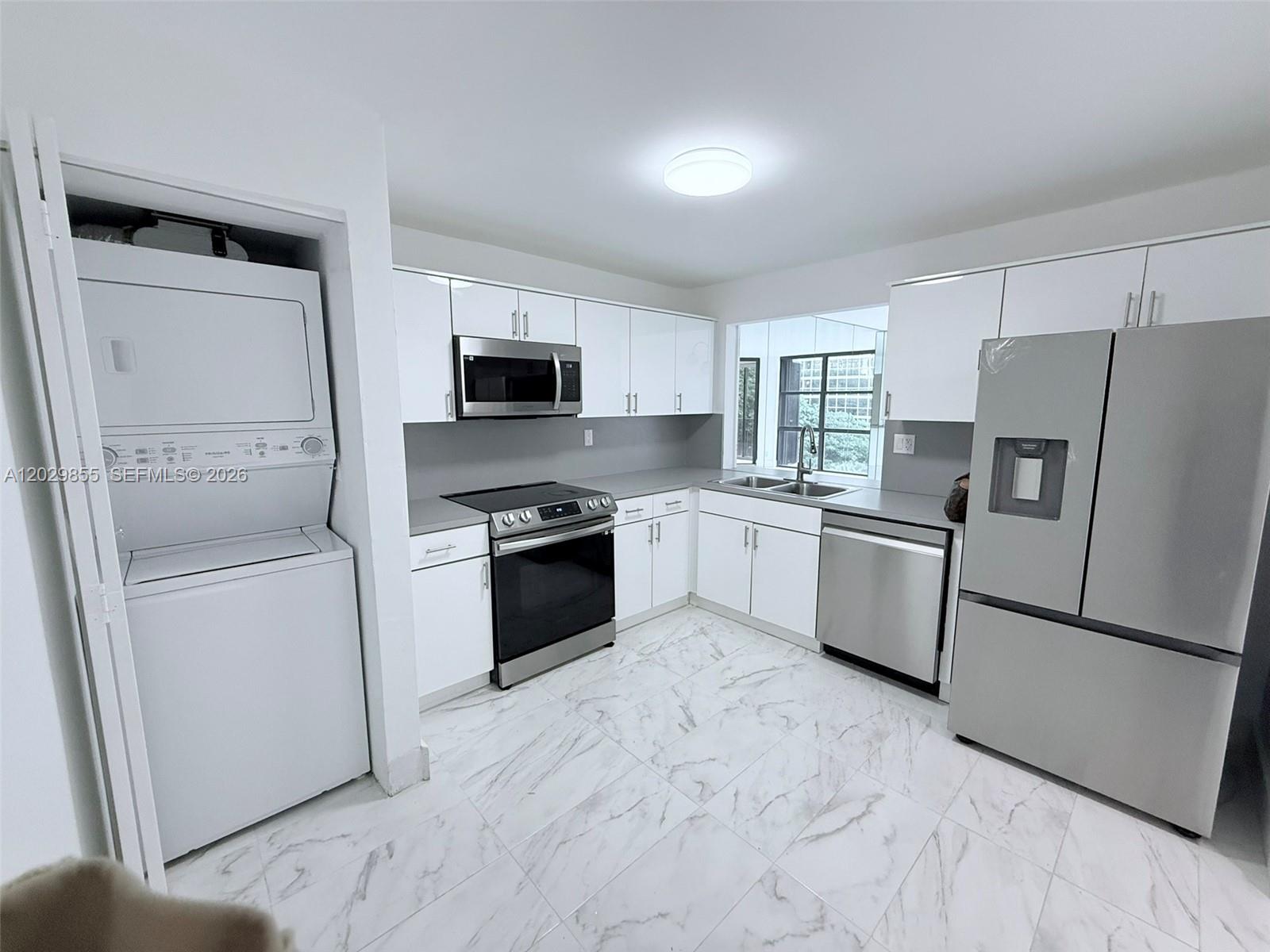 1925 Brickell Ave #D610 Miami, FL 33129