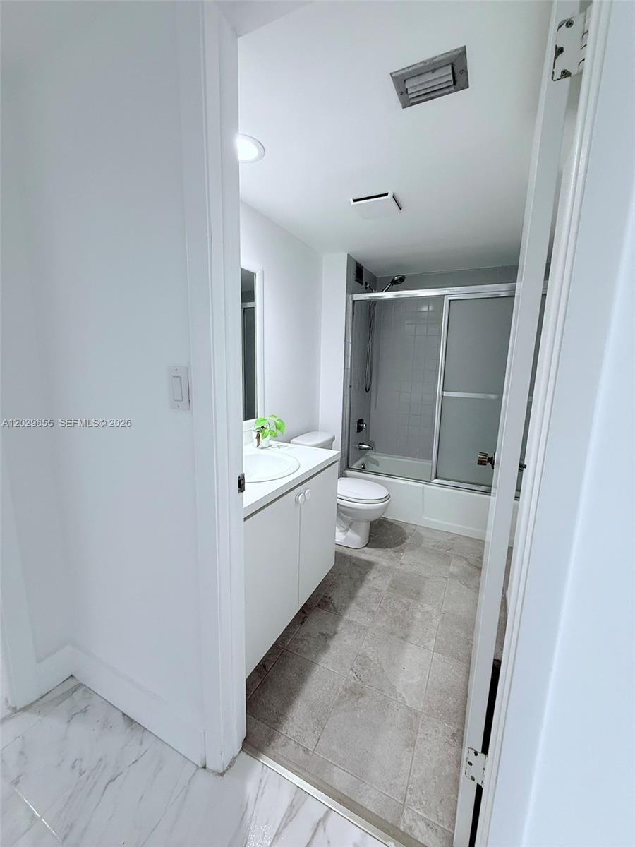 1925 Brickell Ave #D610 Miami, FL 33129