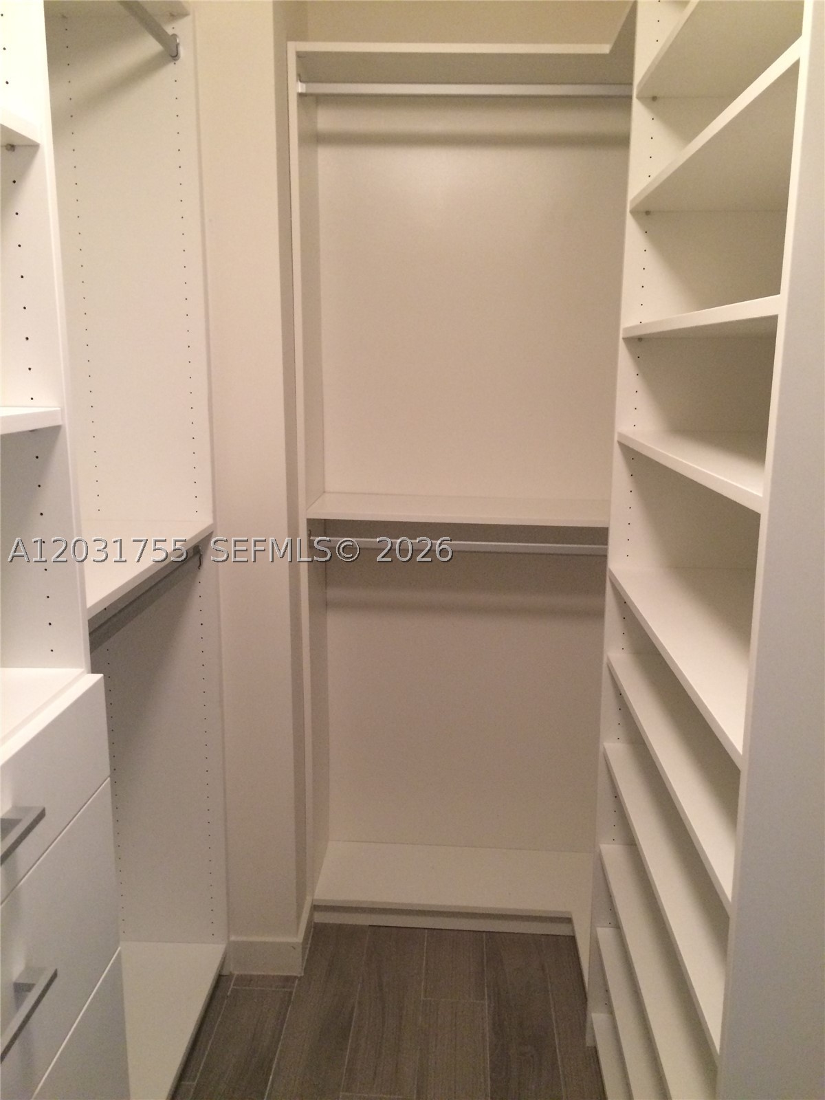 image Nine at Mary Brickell Village12