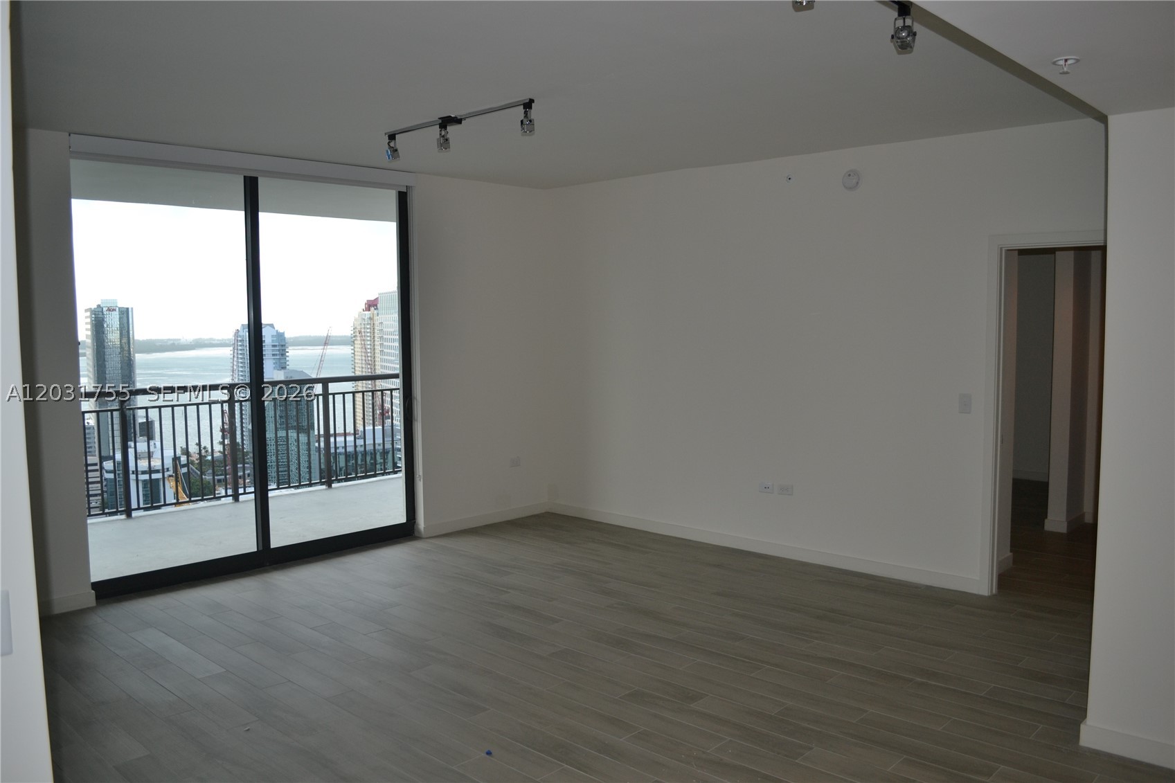 image Nine at Mary Brickell Village6
