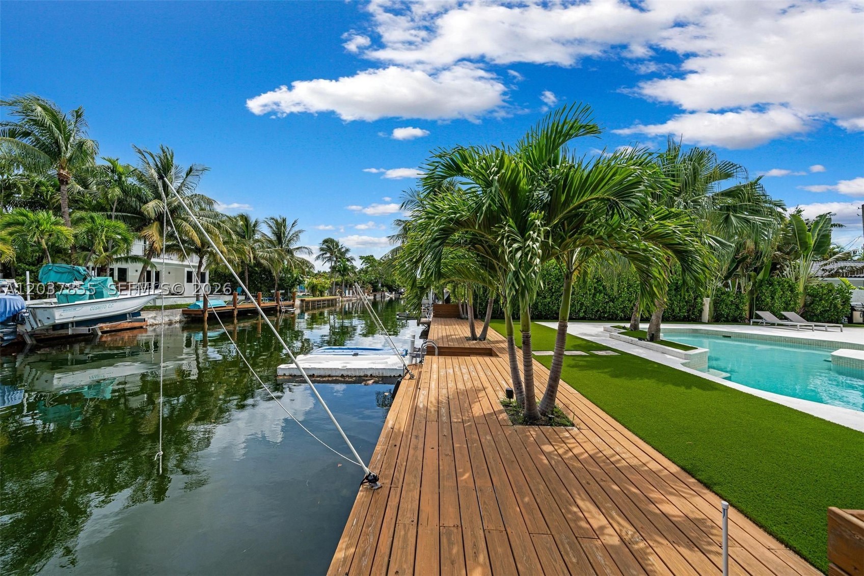 1835 Daytonia Rd Miami Beach, FL 33141