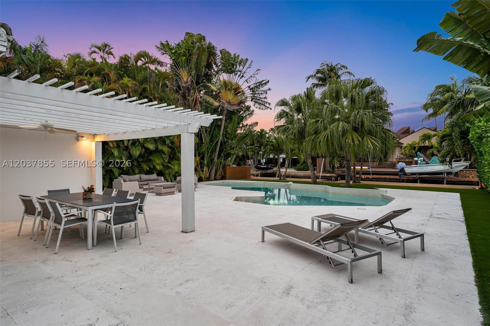 1835 Daytonia Rd Miami Beach, FL 33141