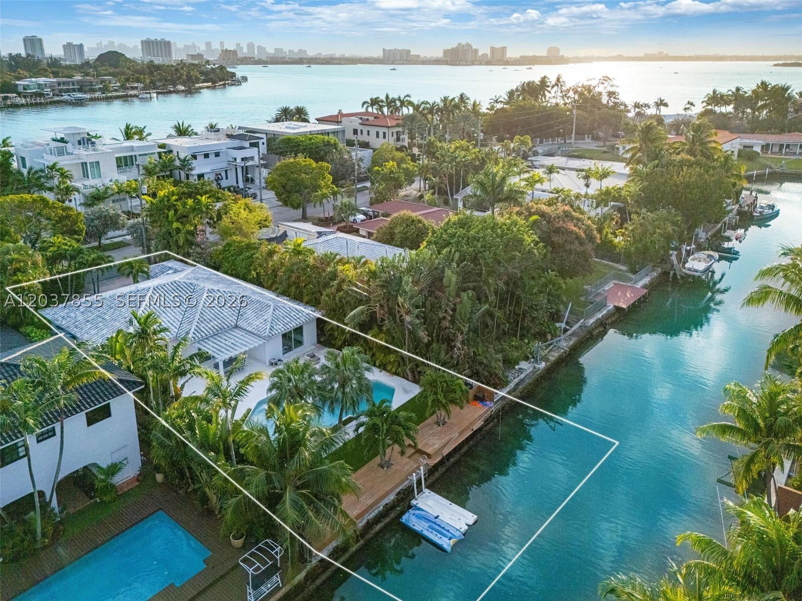 1835 Daytonia Rd Miami Beach, FL 33141