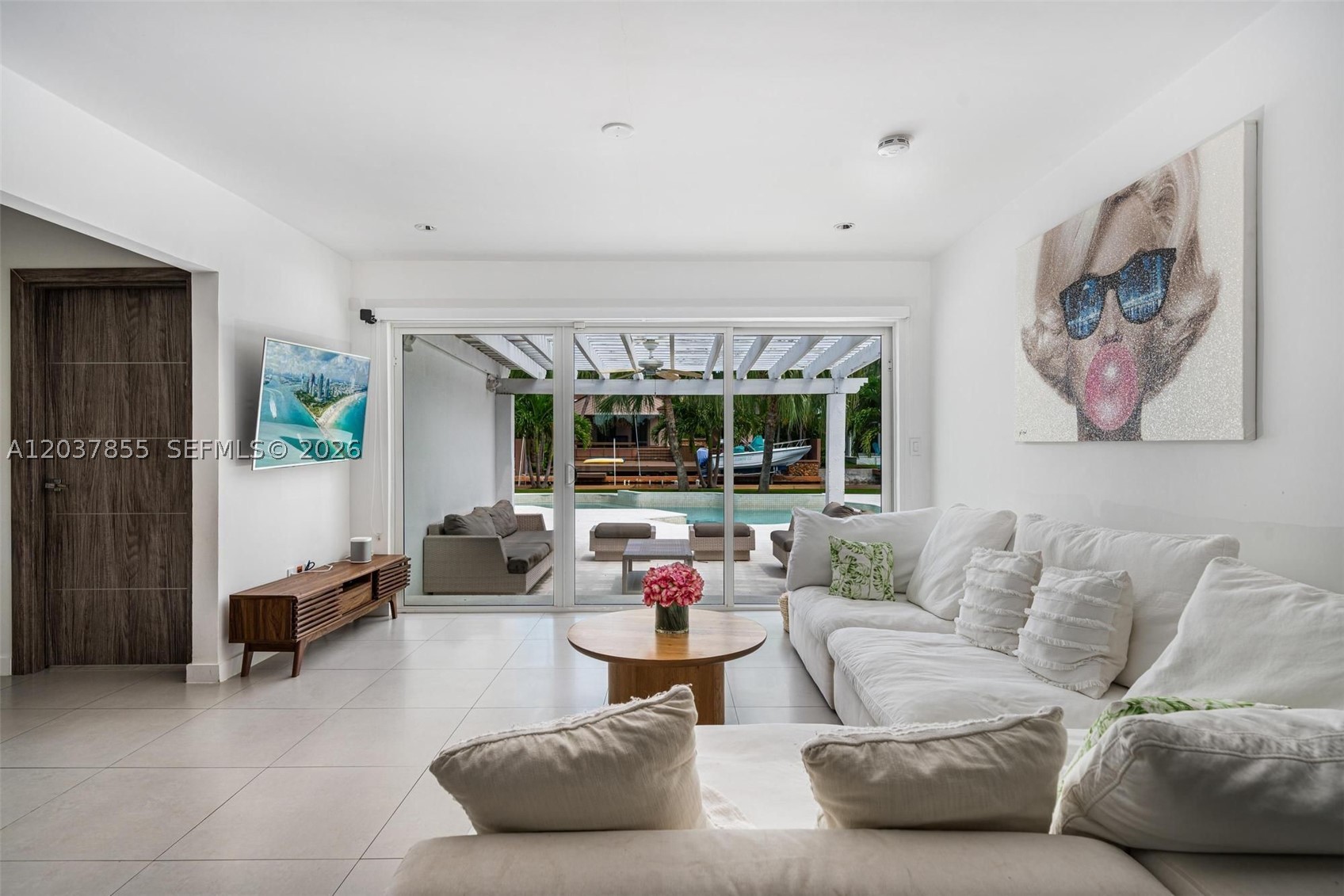 1835 Daytonia Rd Miami Beach, FL 33141