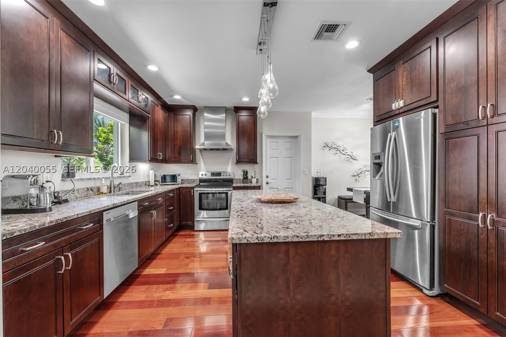 8 Pinta Rd Miami, FL 33133
