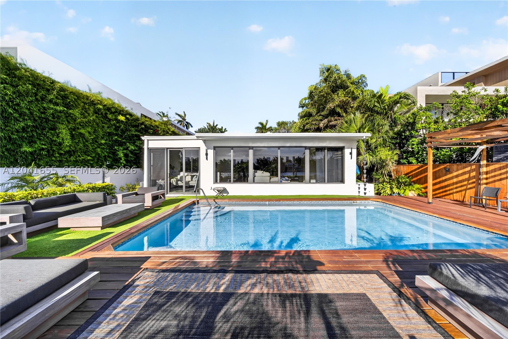 460 W Dilido Dr Miami Beach, FL 33139