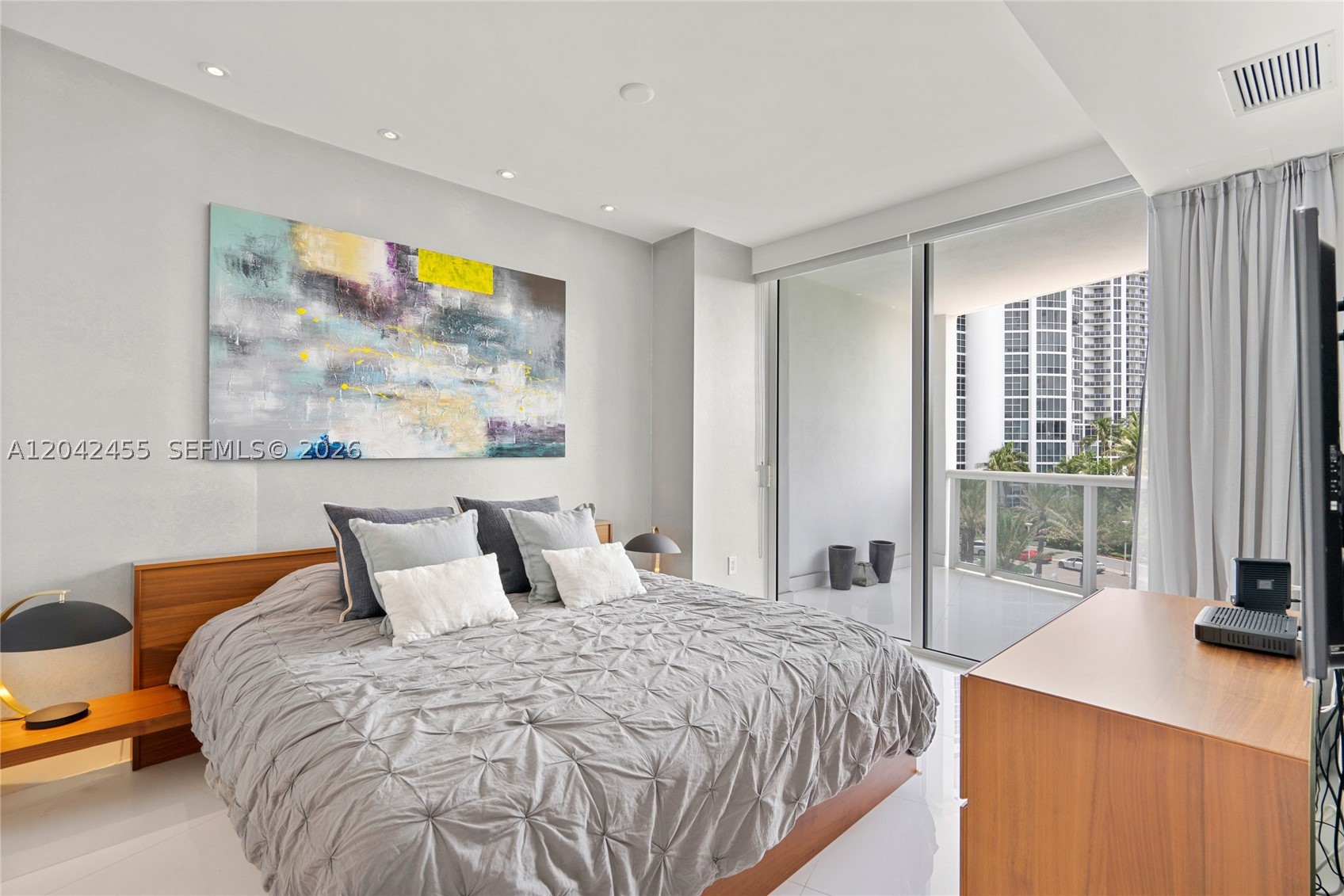 18201 Collins Ave #603 Sunny Isles Beach, FL 33160