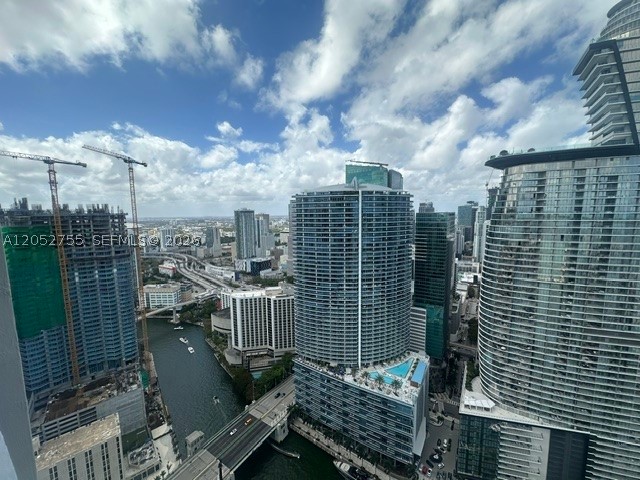 image Icon Brickell I23