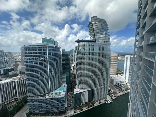 image Icon Brickell I25
