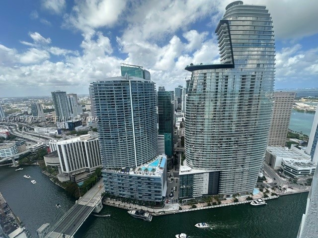 image Icon Brickell I2