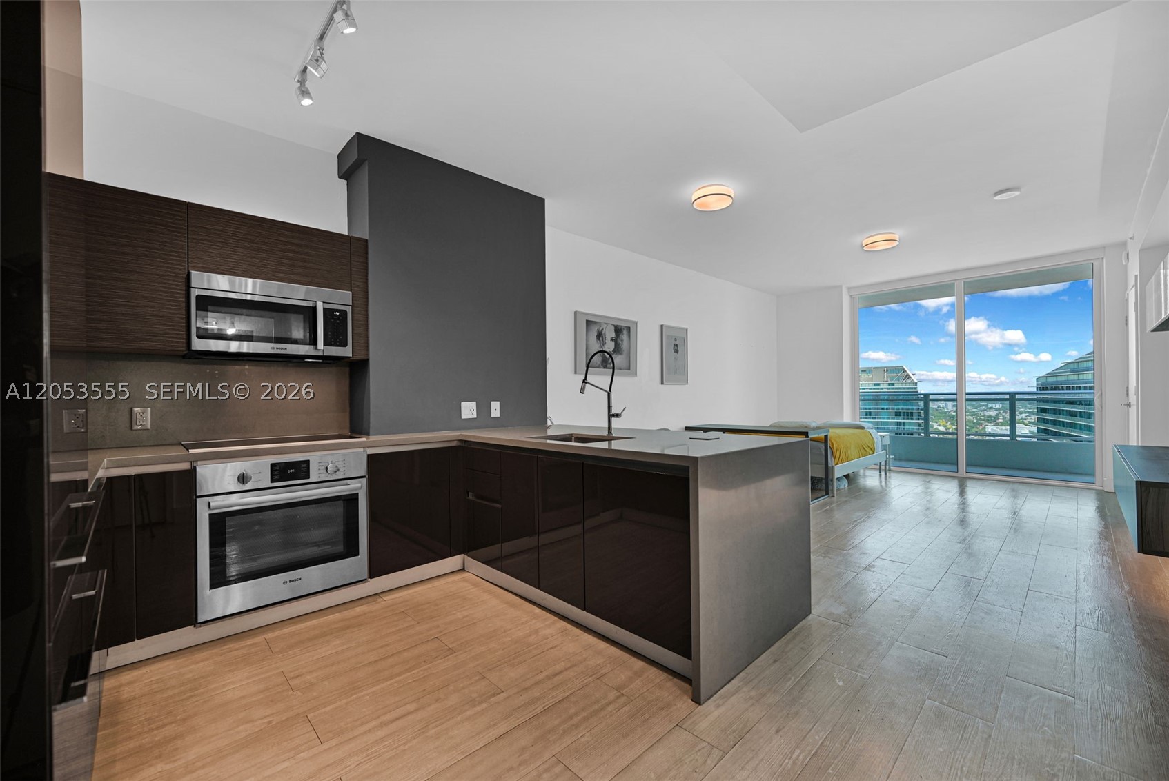 image The Bond on Brickell18