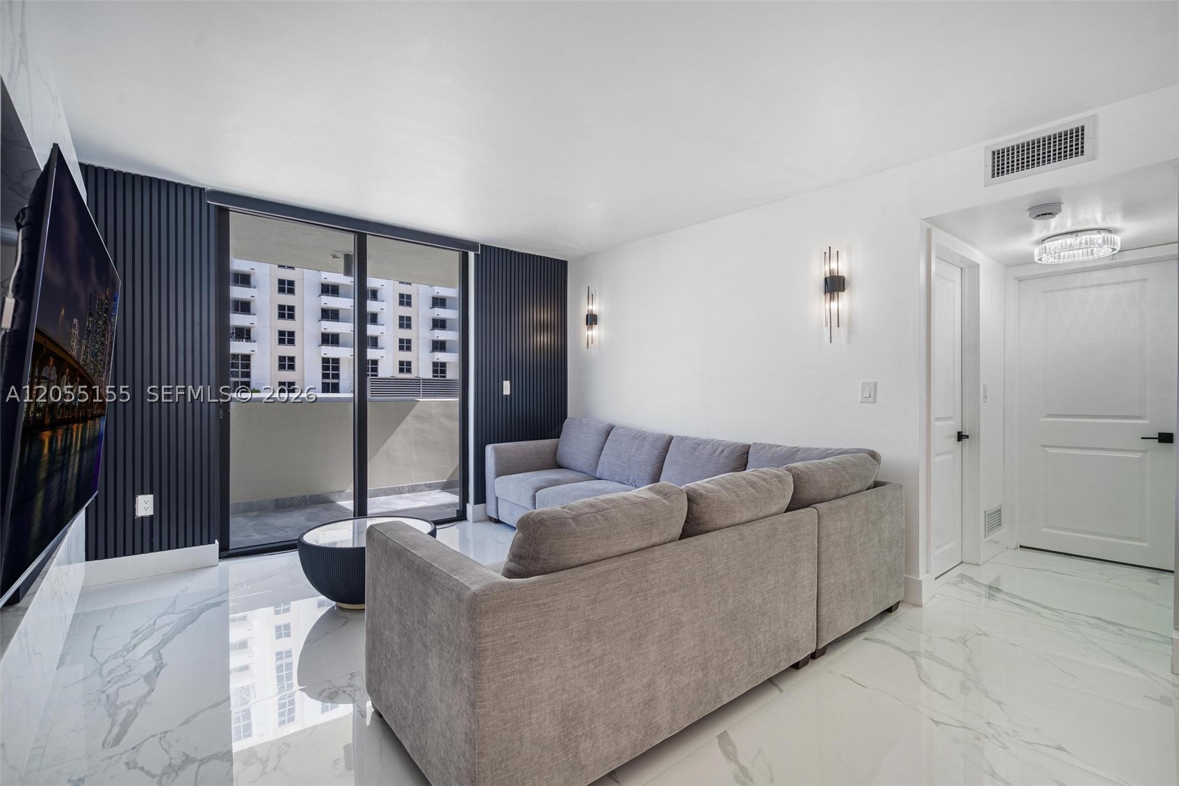 1623 Collins Ave #716