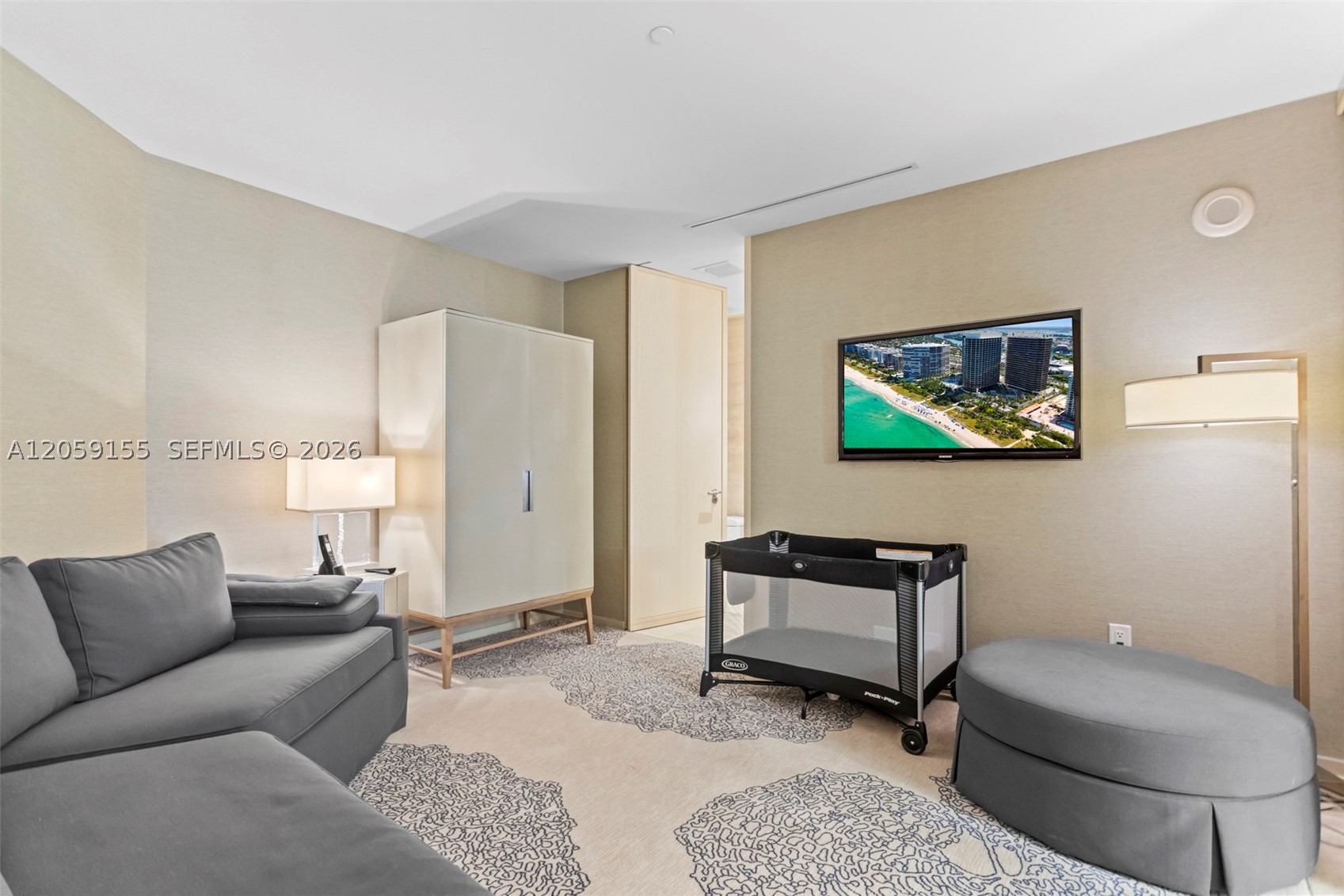 image St Regis Bal Harbour Center11