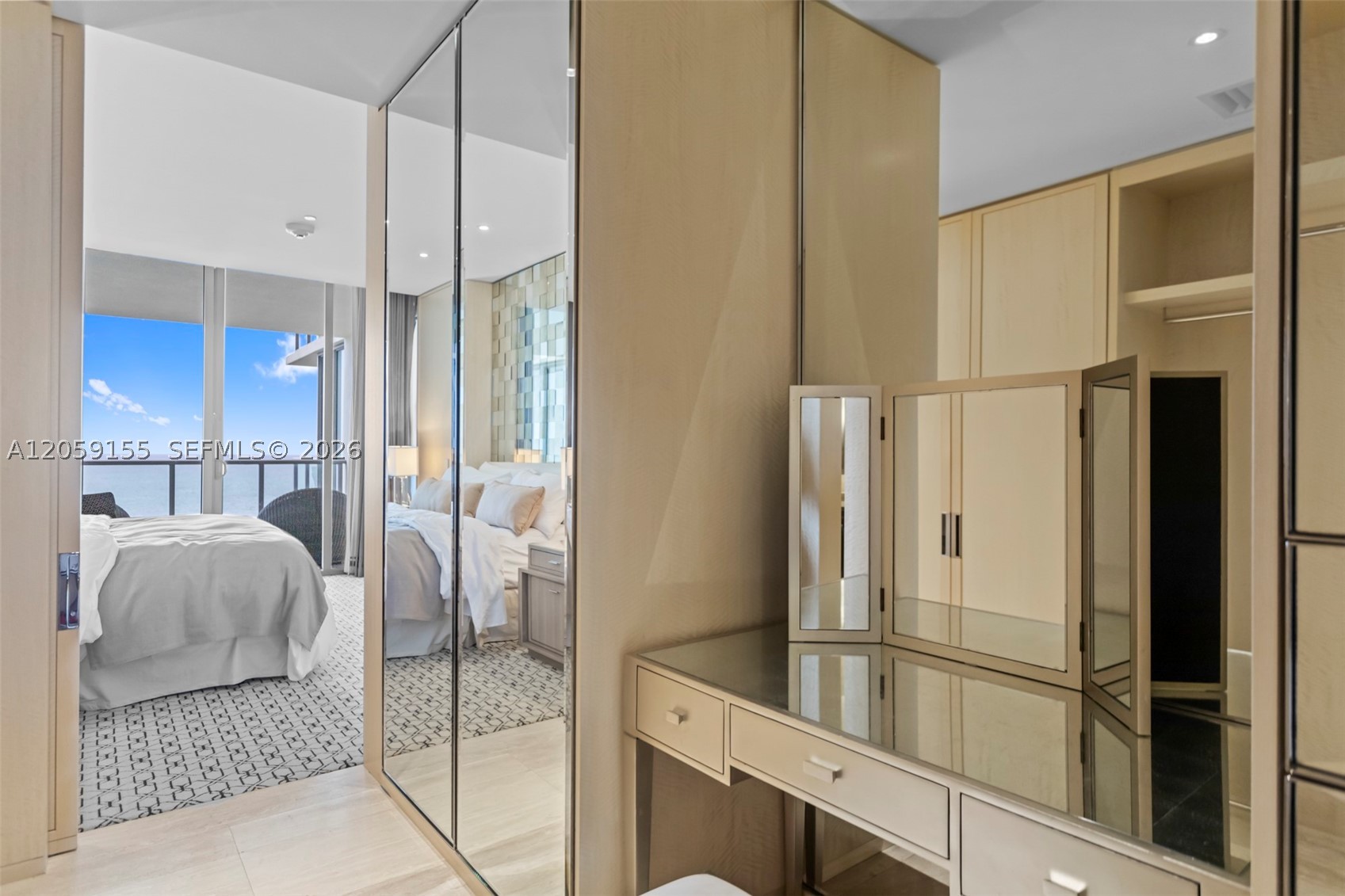 image St Regis Bal Harbour Center14