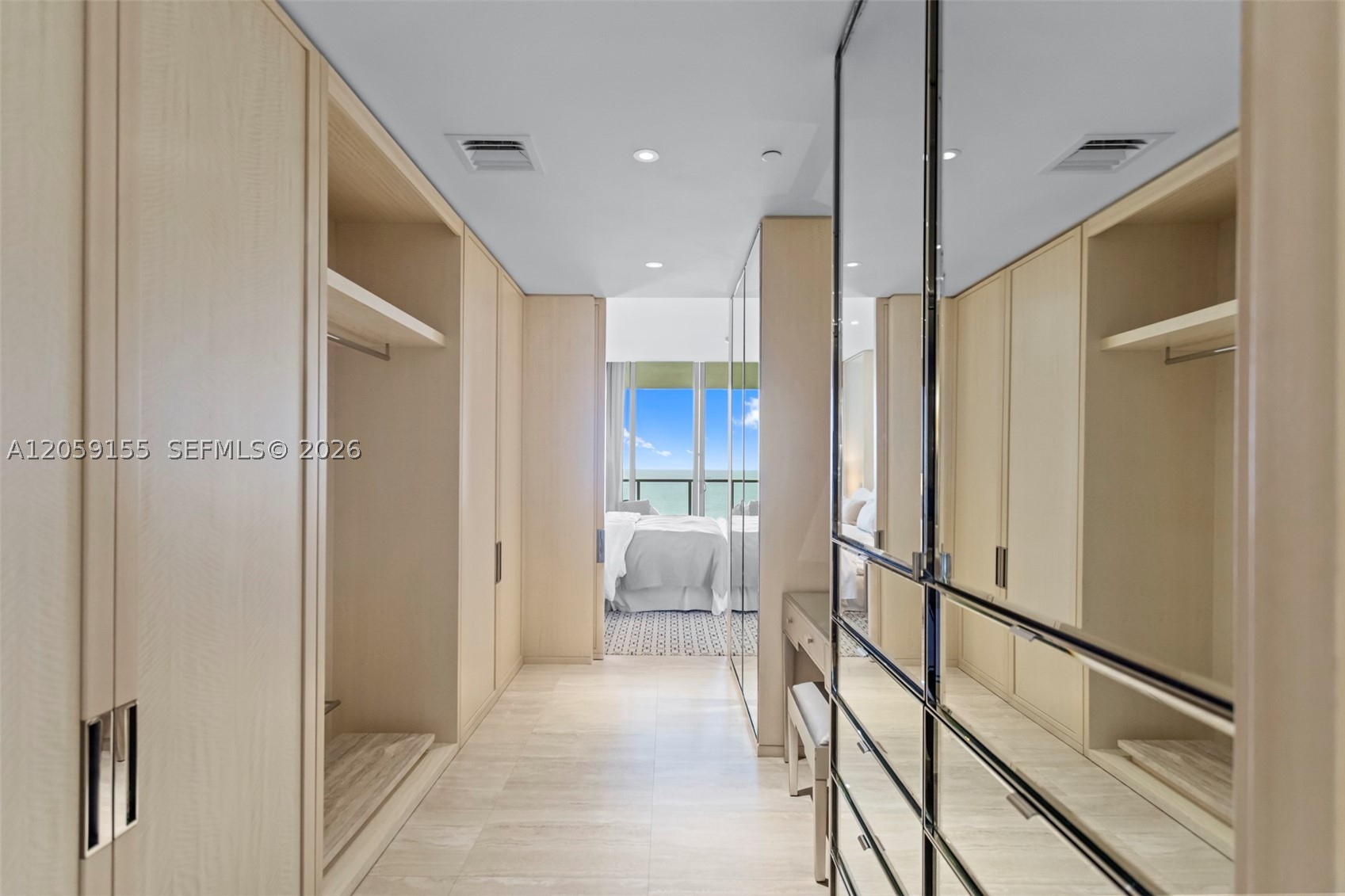 image St Regis Bal Harbour Center15