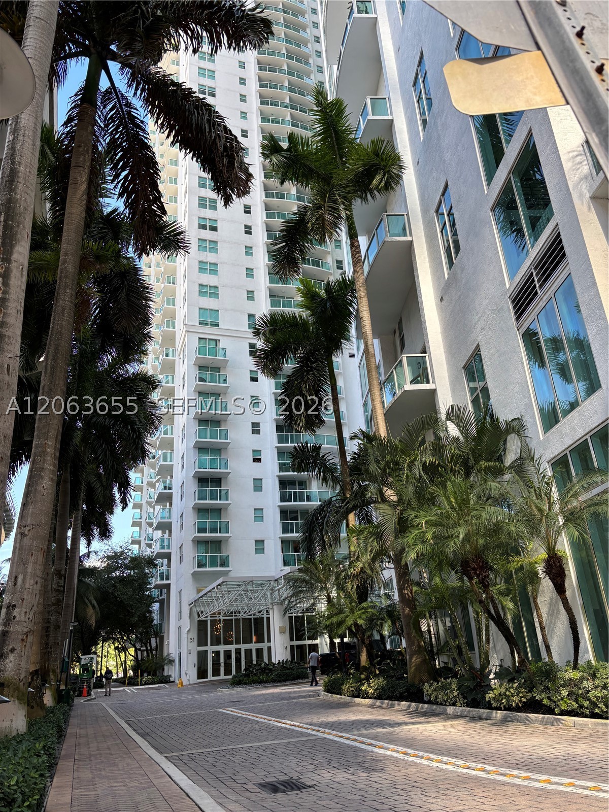31 SE 5th St #2103