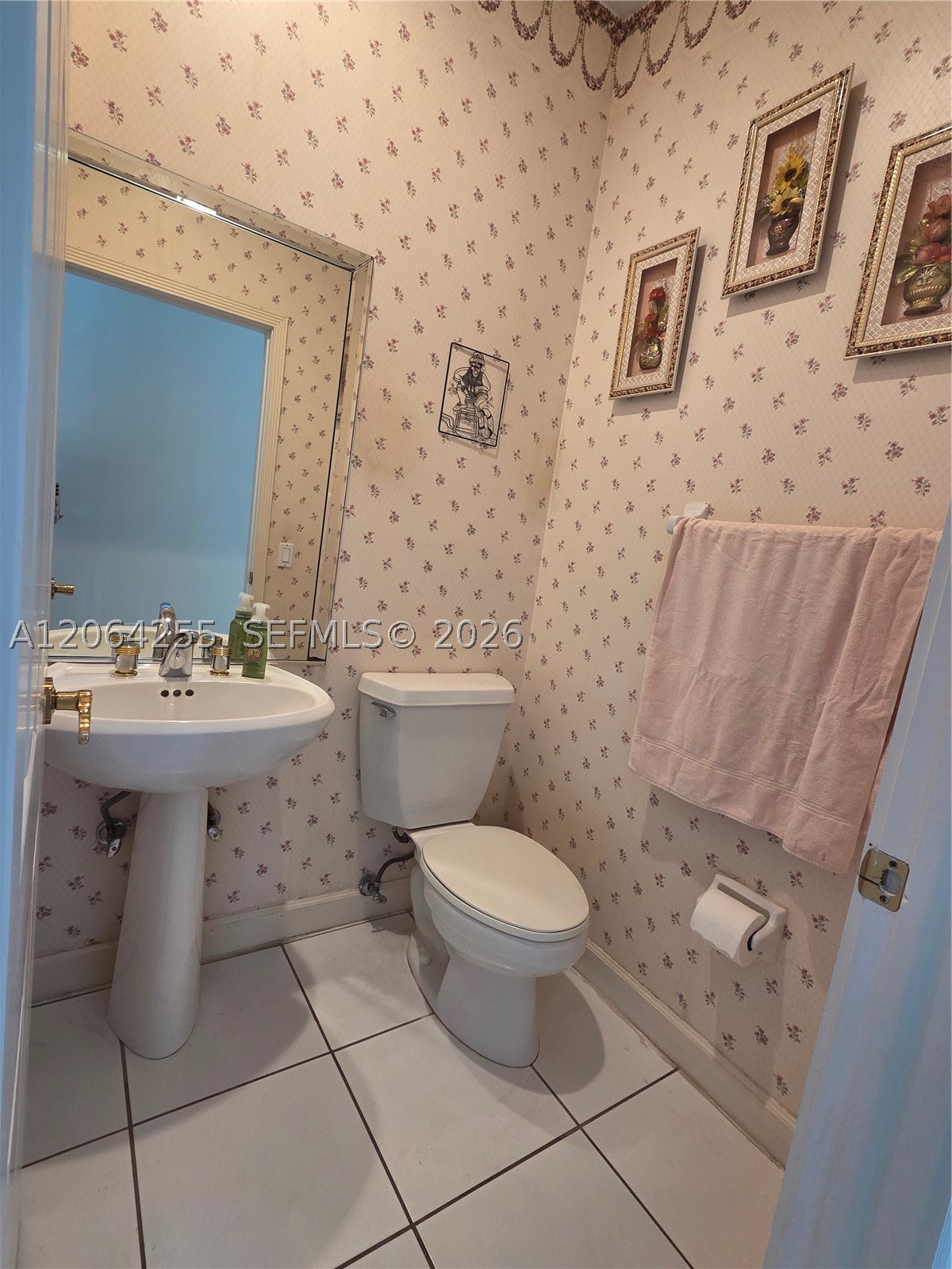 8235 SW 85th Ter Miami, FL 33143