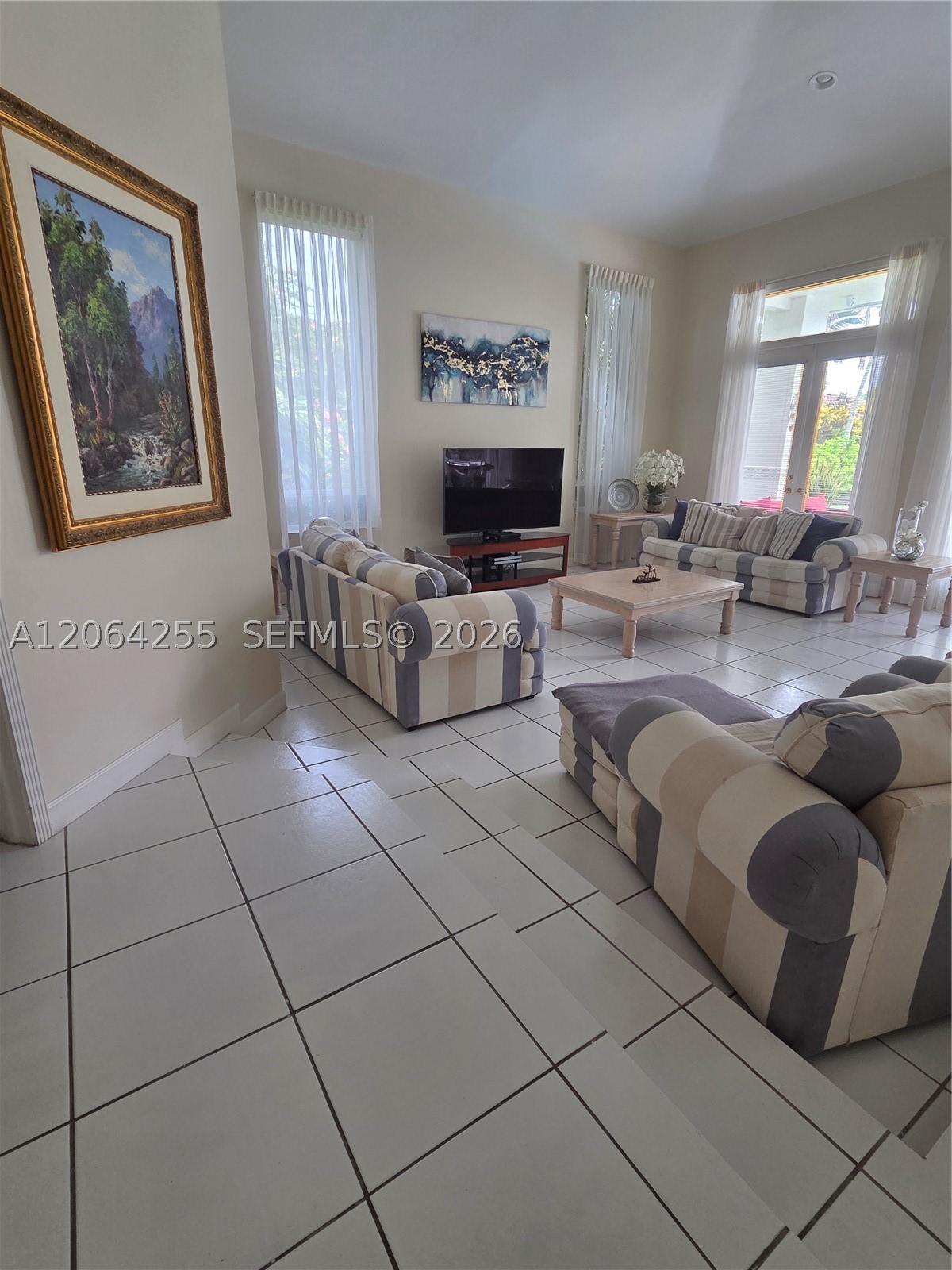 8235 SW 85th Ter Miami, FL 33143
