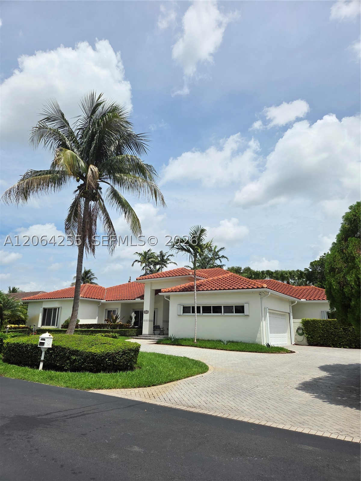 8235 SW 85th Ter Miami, FL 33143