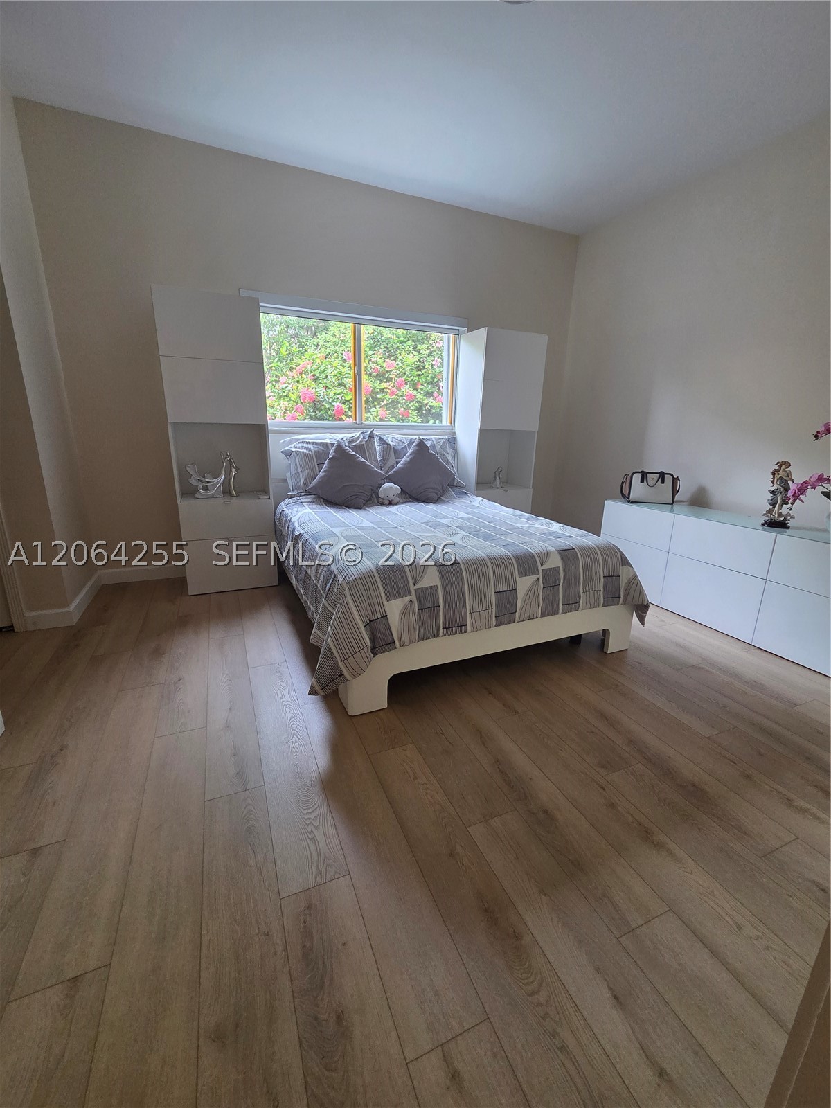 8235 SW 85th Ter Miami, FL 33143