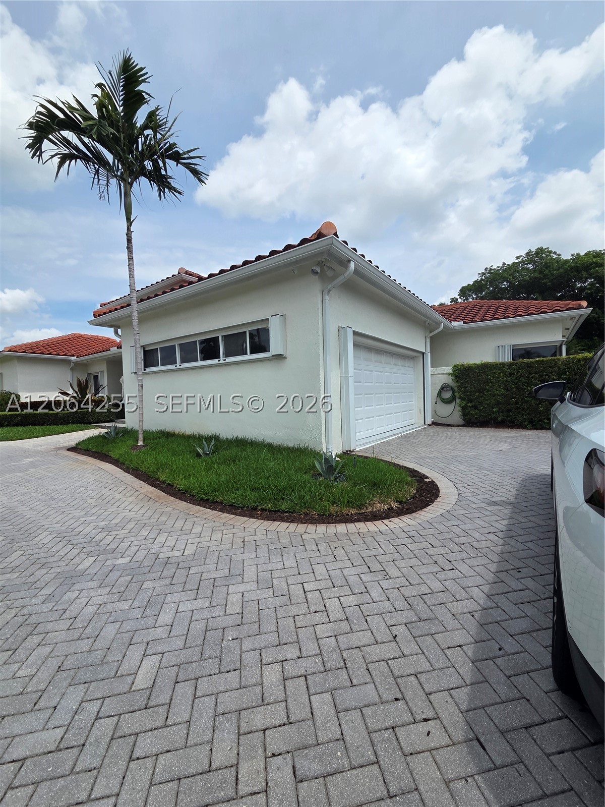 8235 SW 85th Ter Miami, FL 33143