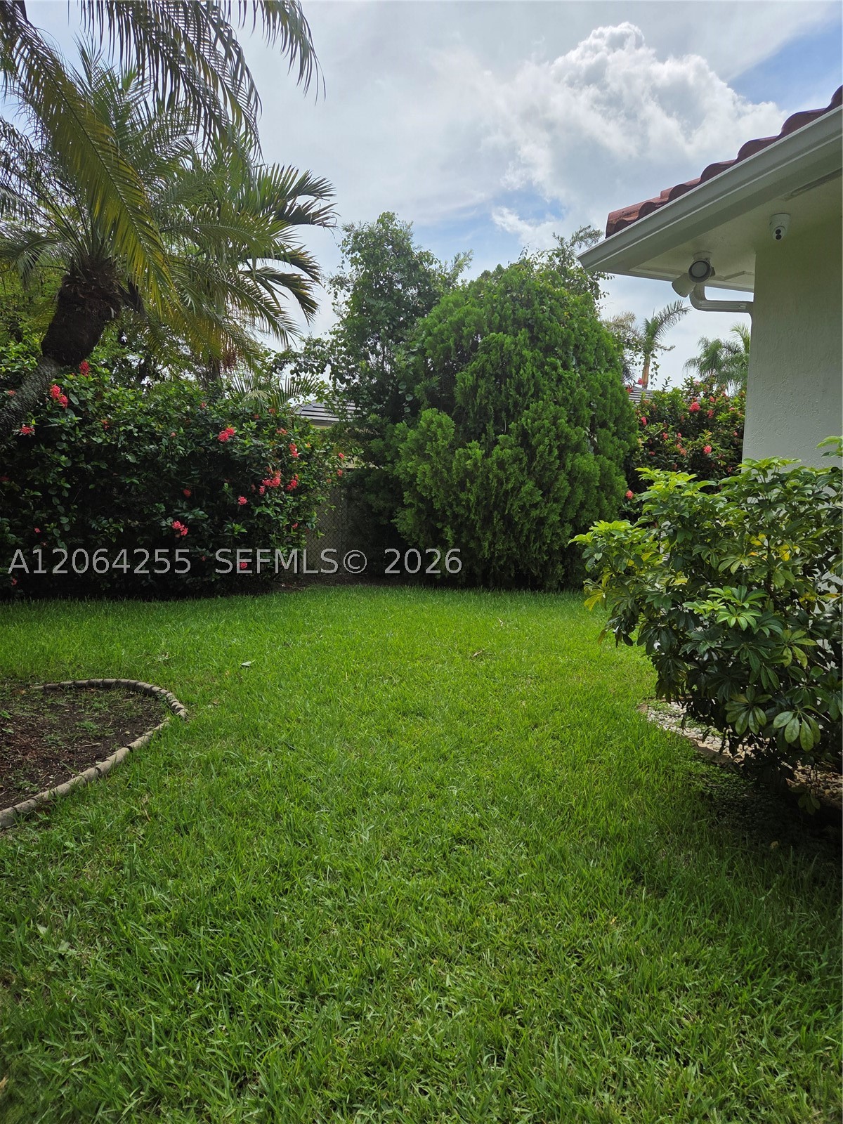 8235 SW 85th Ter Miami, FL 33143