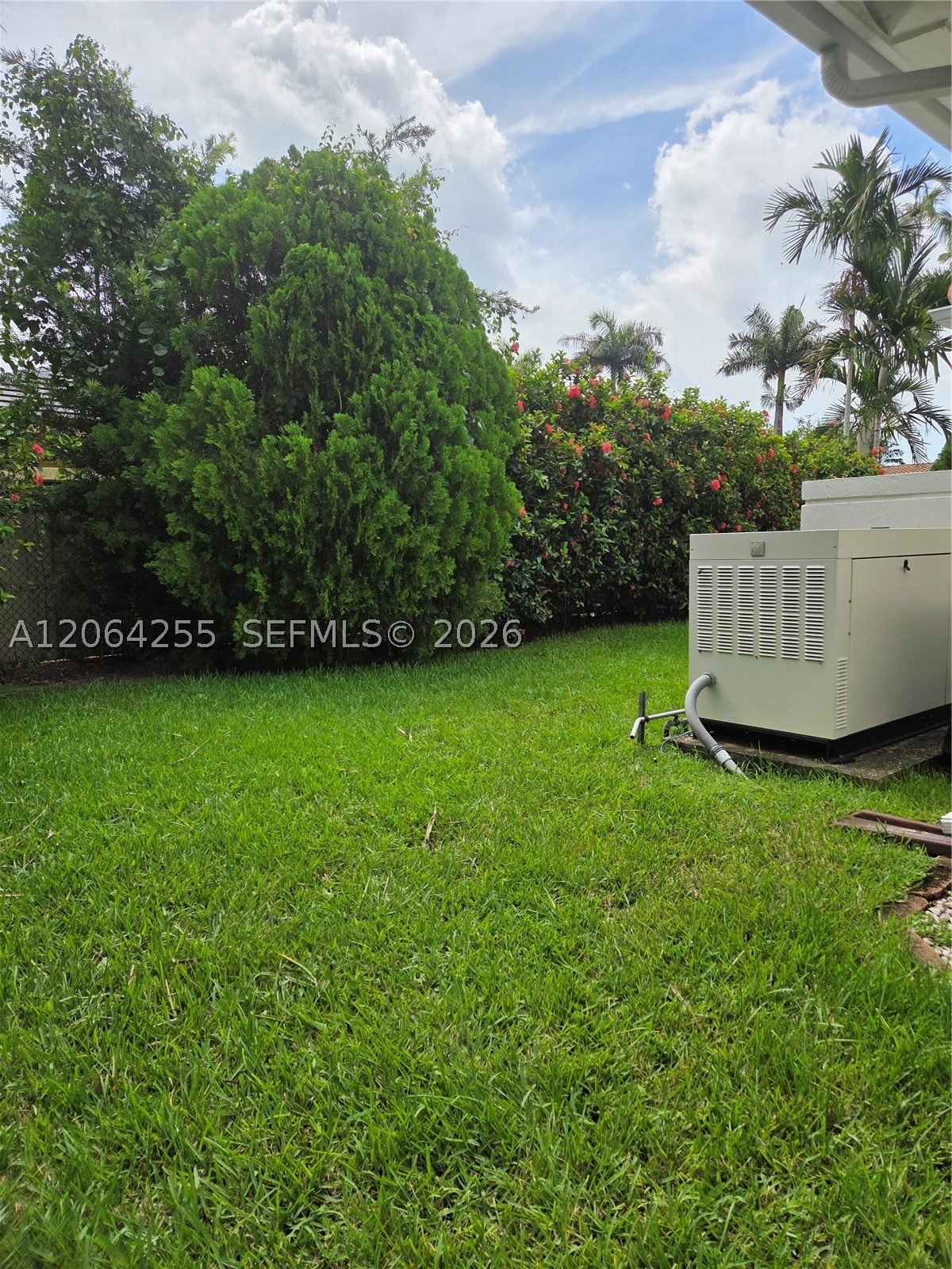 8235 SW 85th Ter Miami, FL 33143