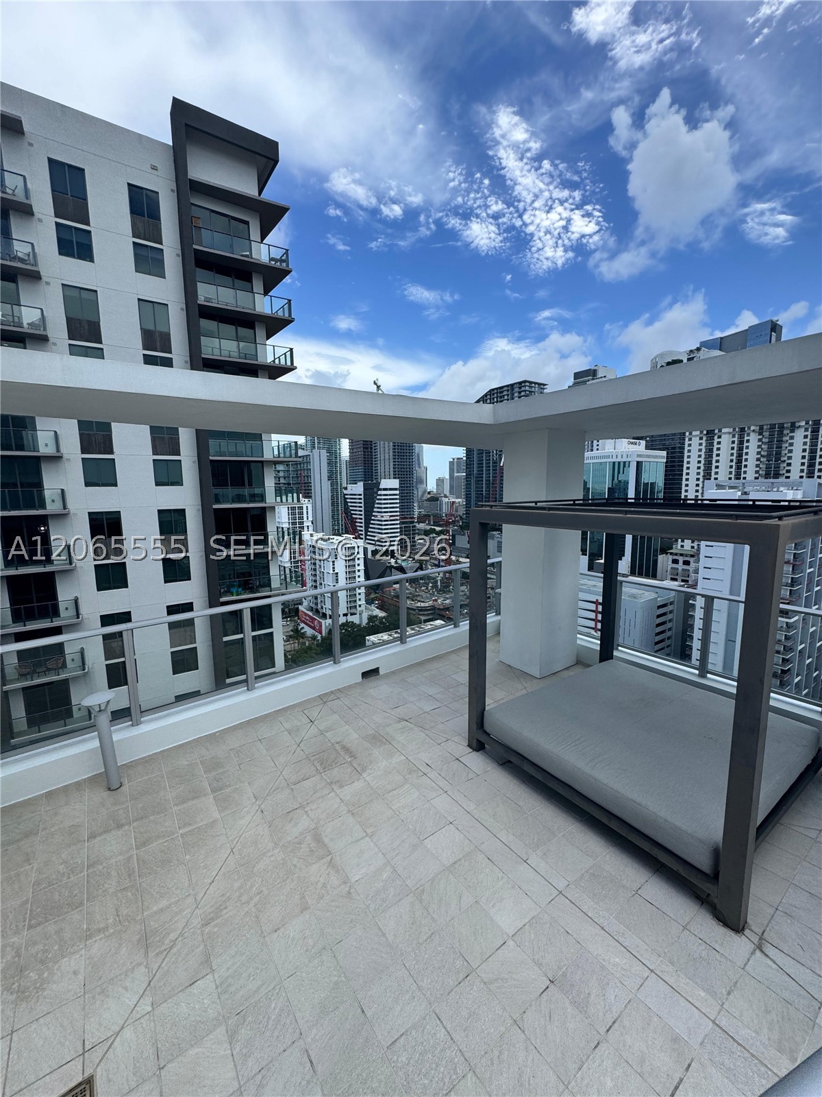 image Brickell Ten33